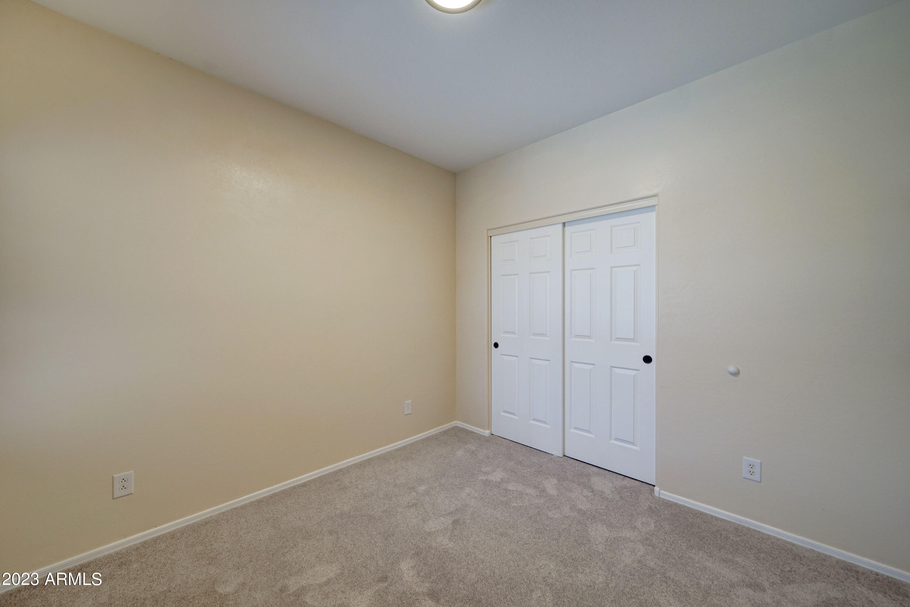 1610 E ELEGANTE Drive