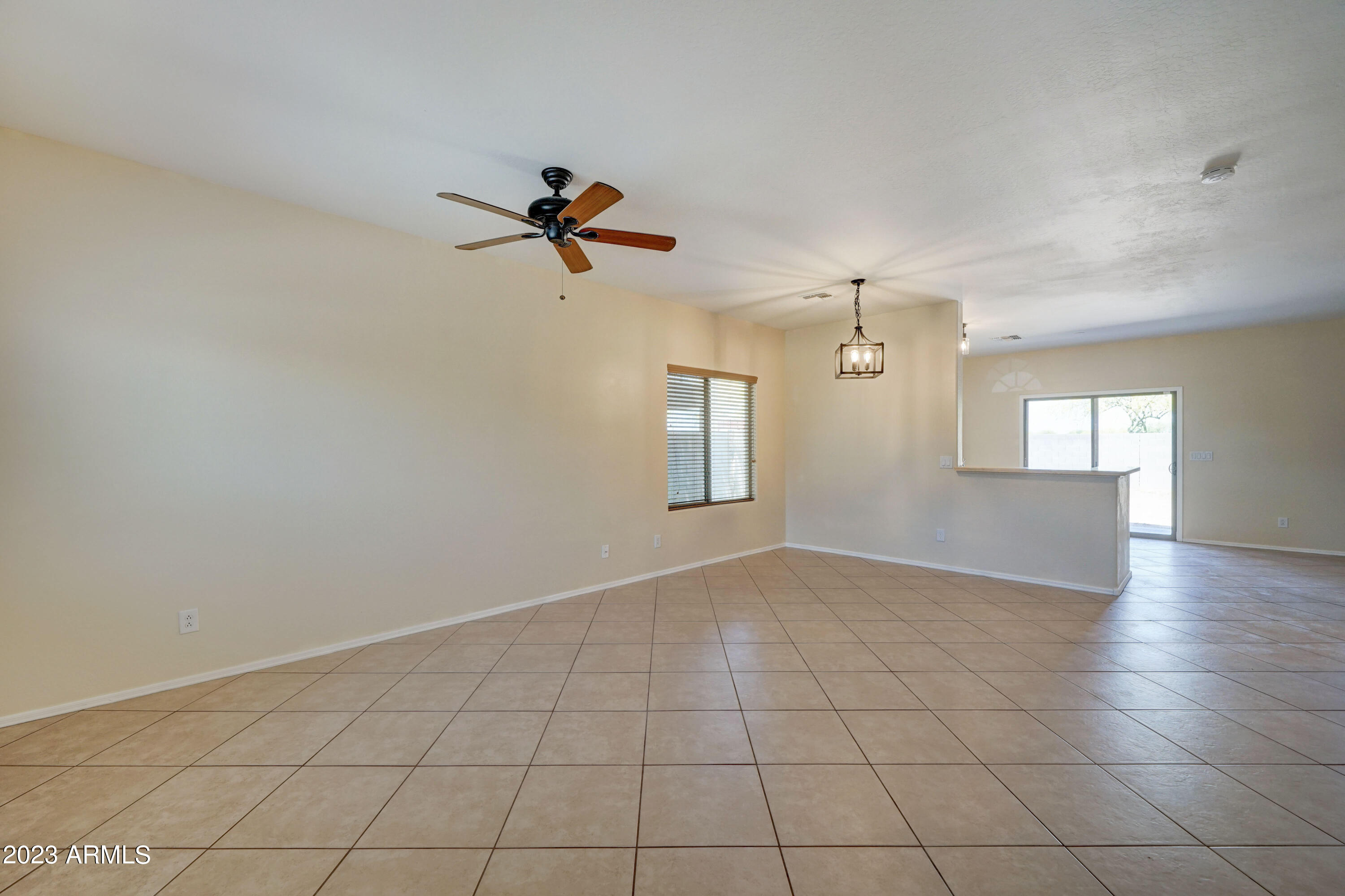 1610 E ELEGANTE Drive