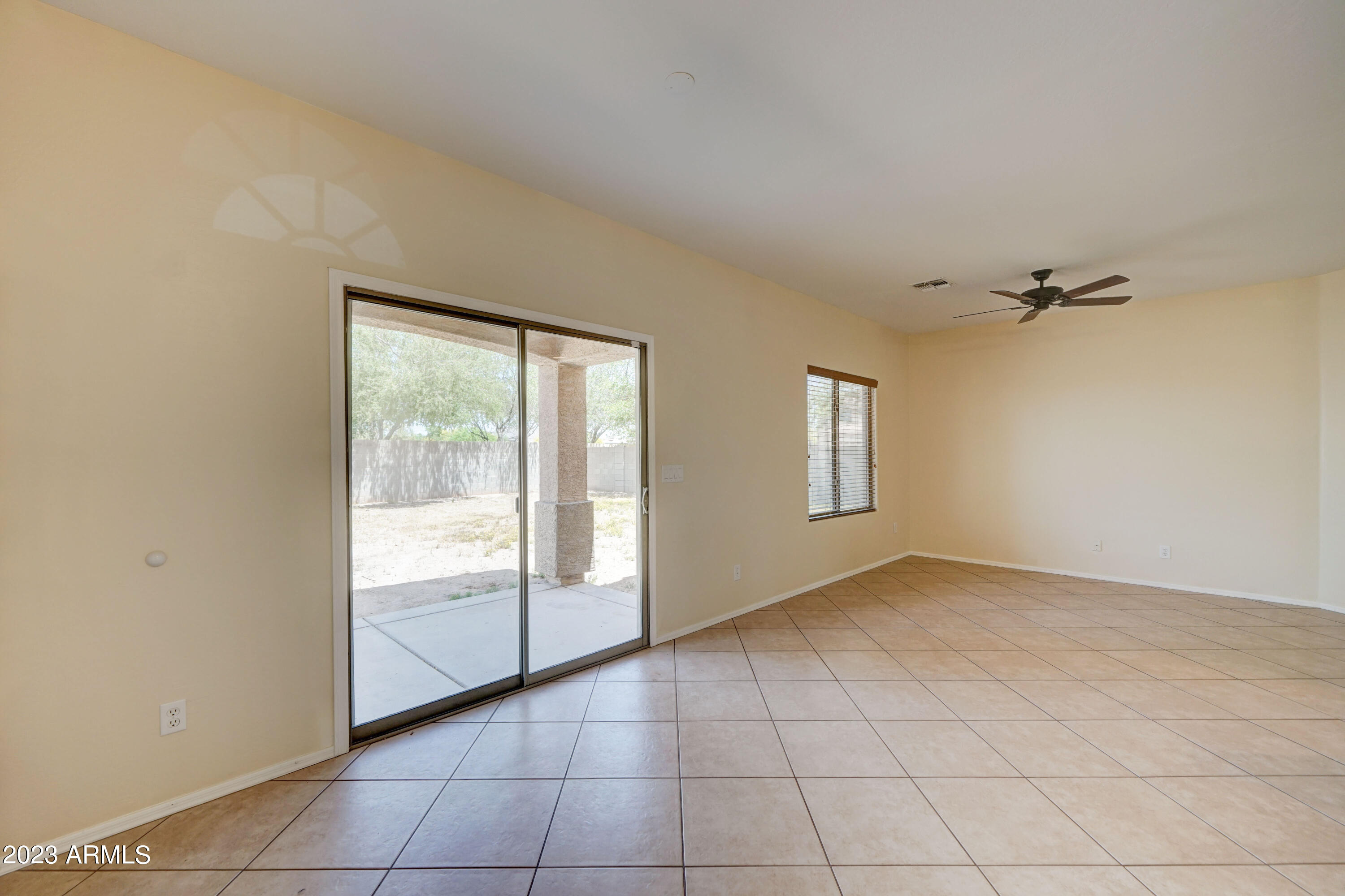 1610 E ELEGANTE Drive