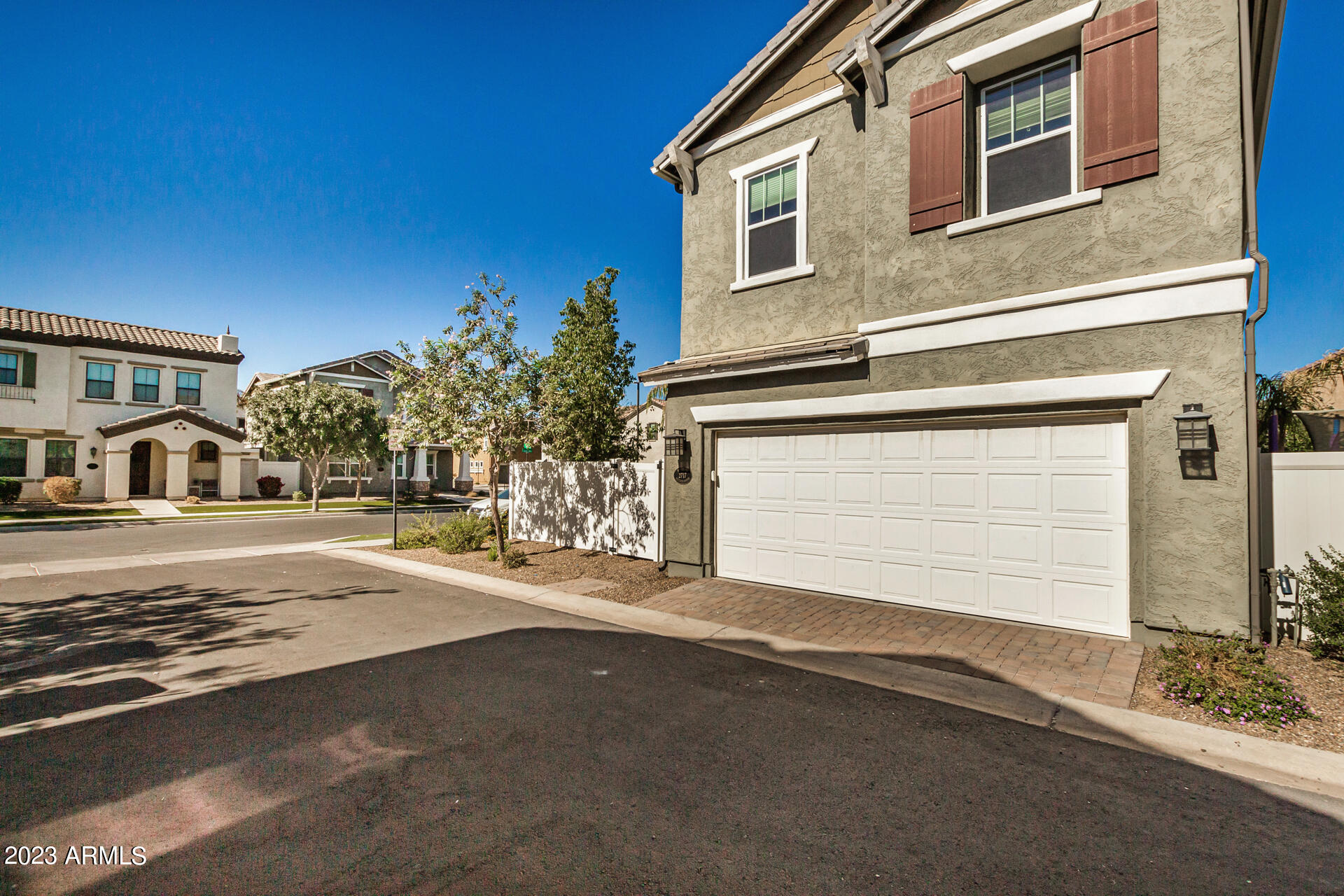 2717 S Santa Rita --