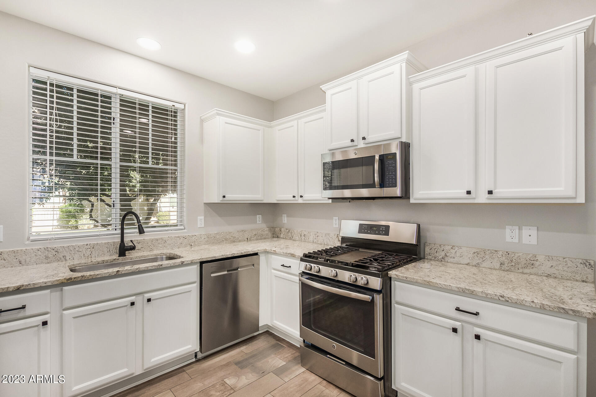 2717 S Santa Rita --