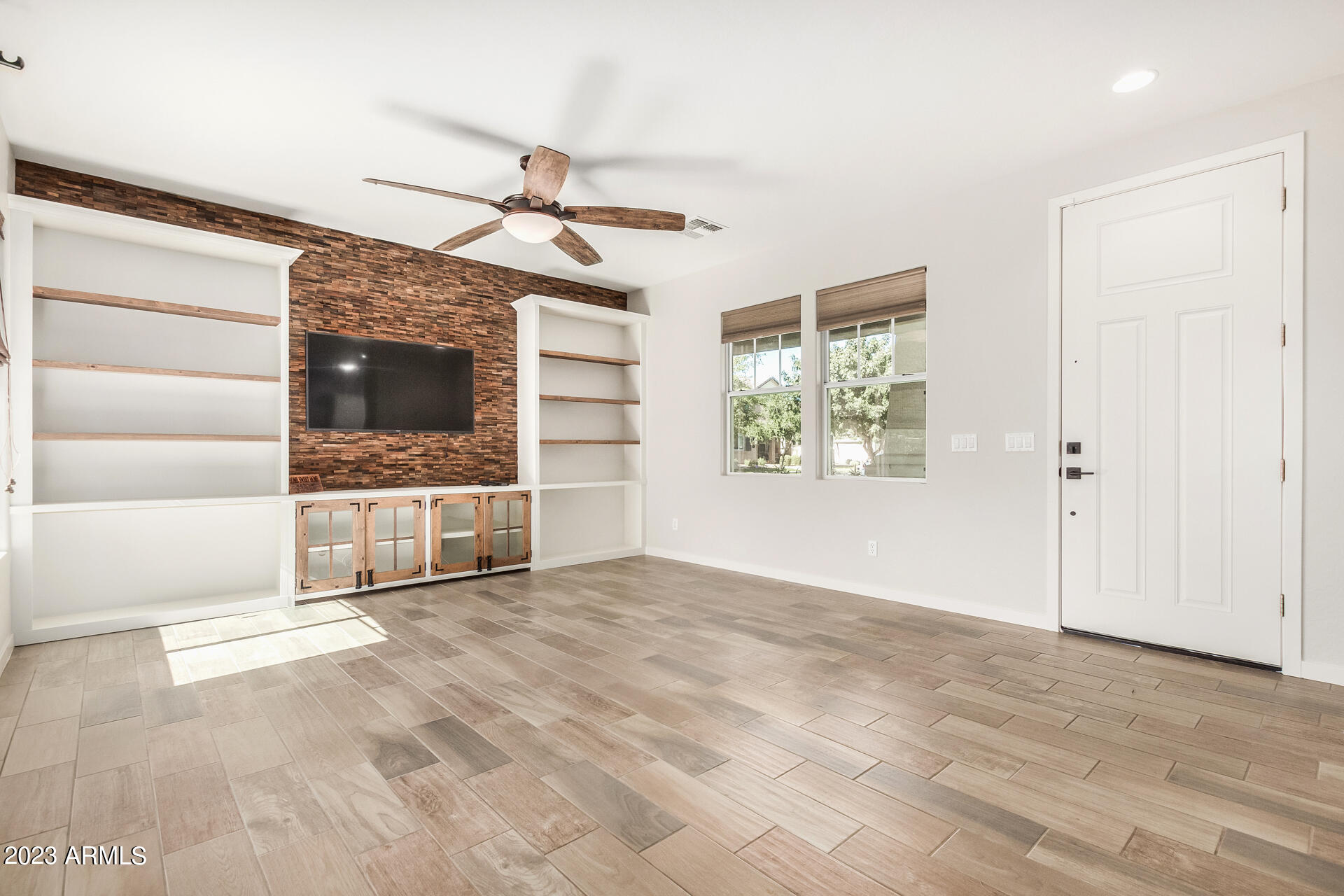 2717 S Santa Rita --