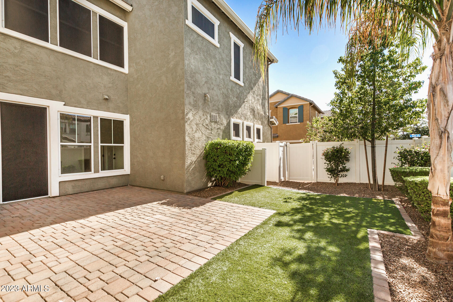 2717 S Santa Rita --