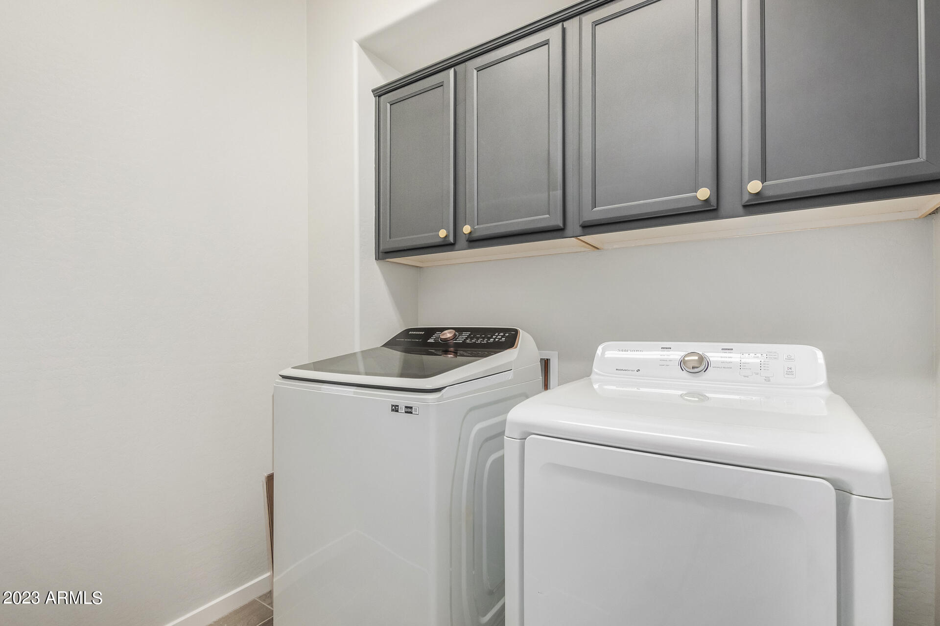 2717 S Santa Rita --