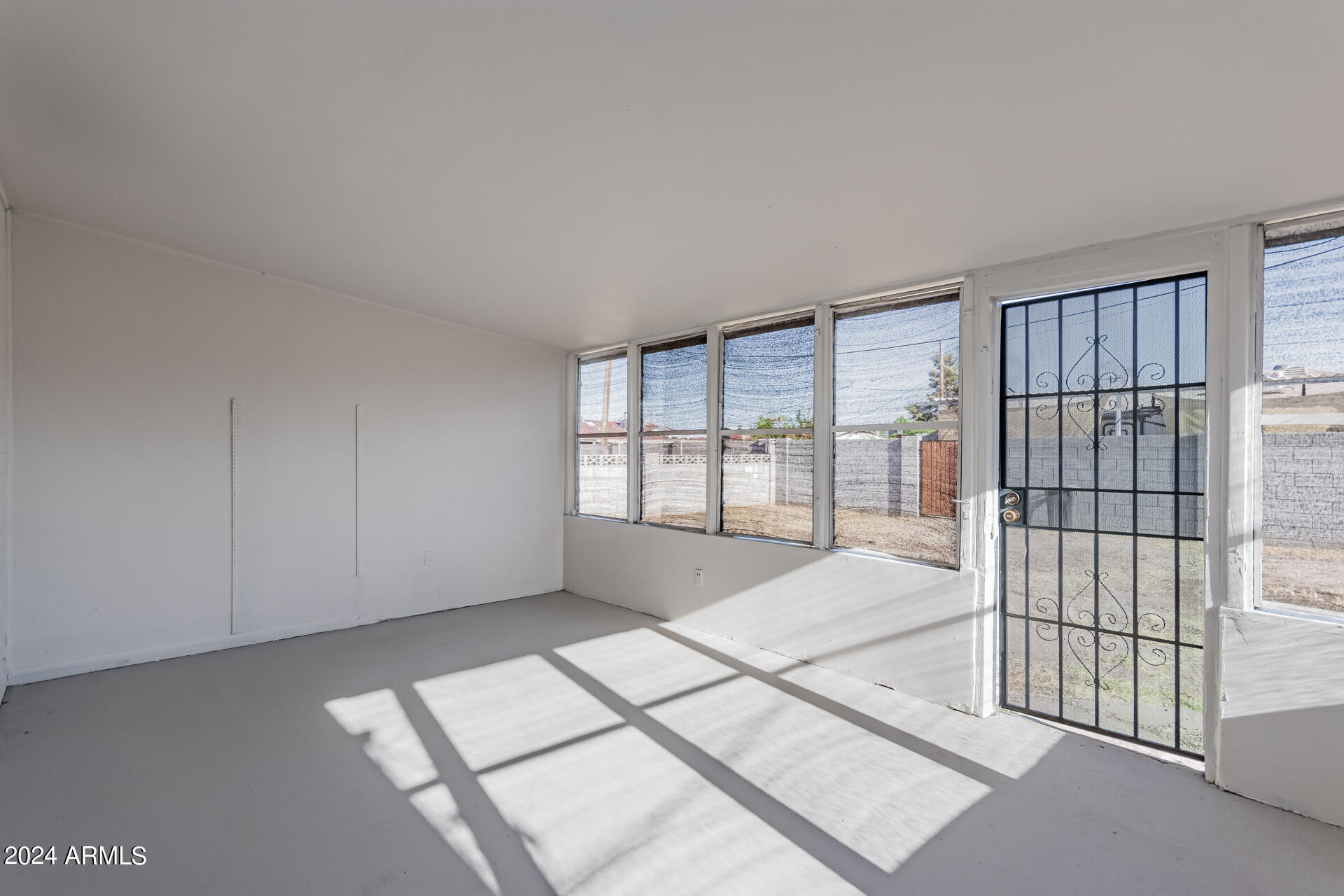 3133 W SAN MIGUEL Avenue