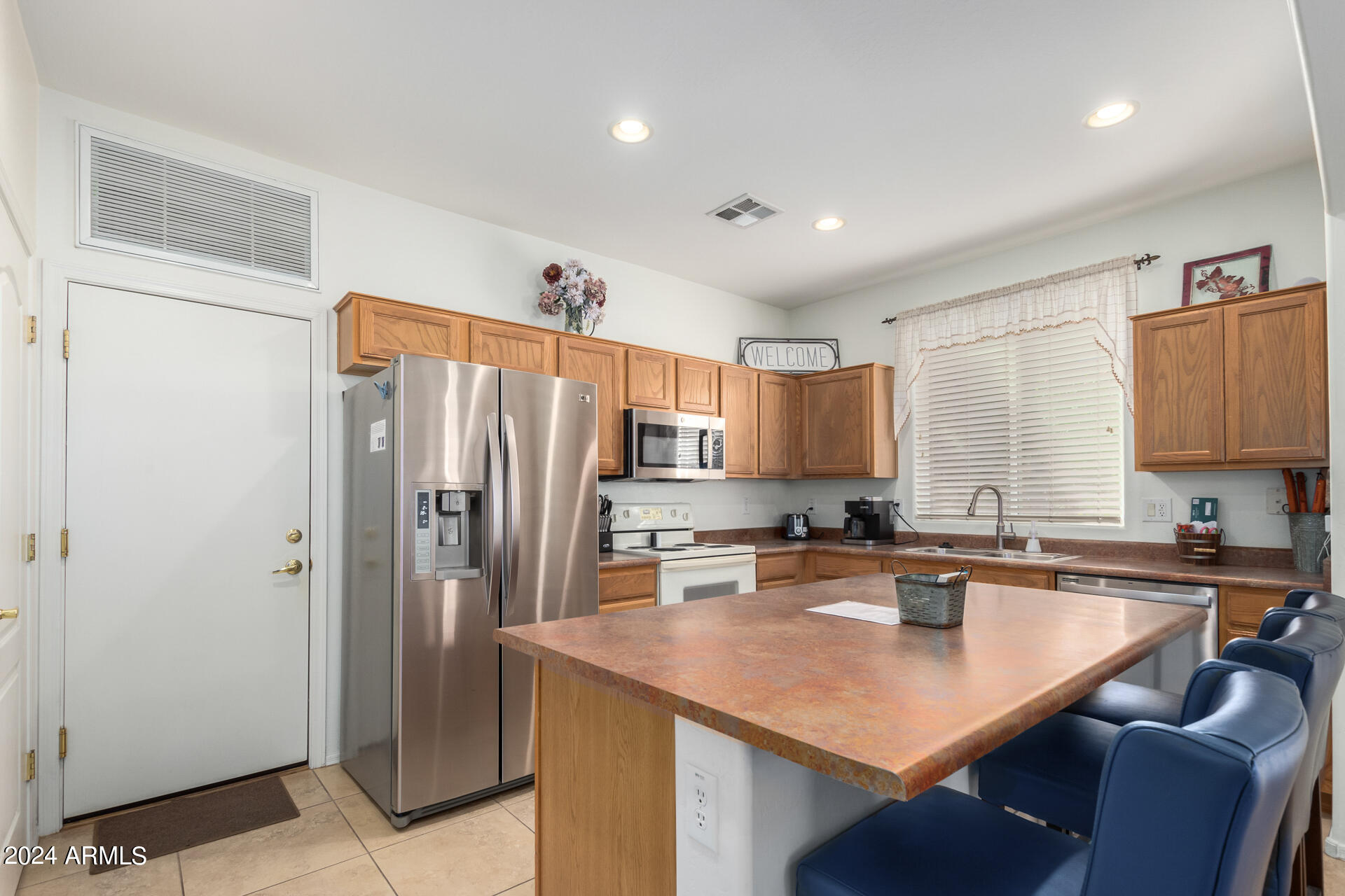 3959 E POLLACK Street