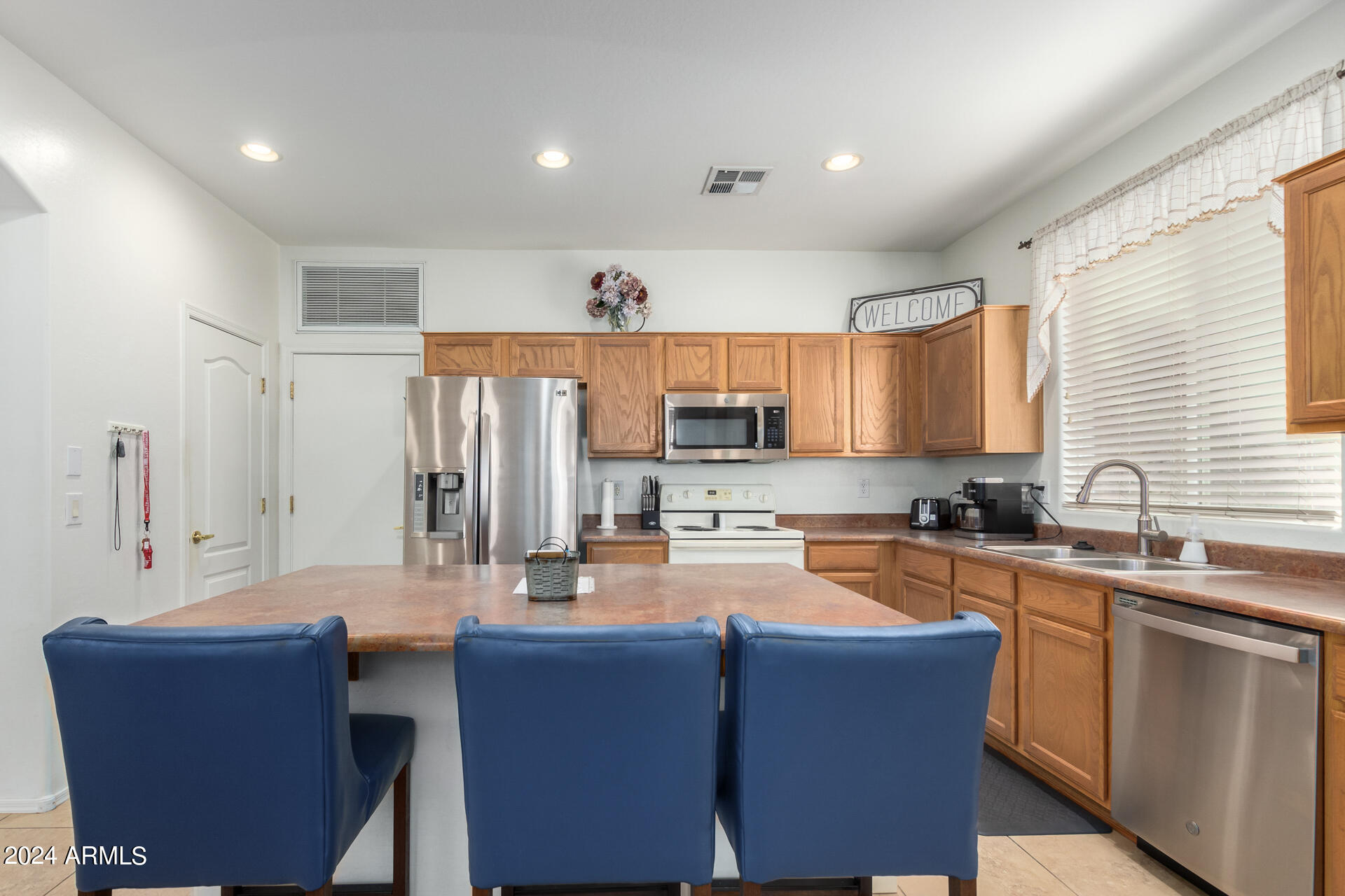 3959 E POLLACK Street