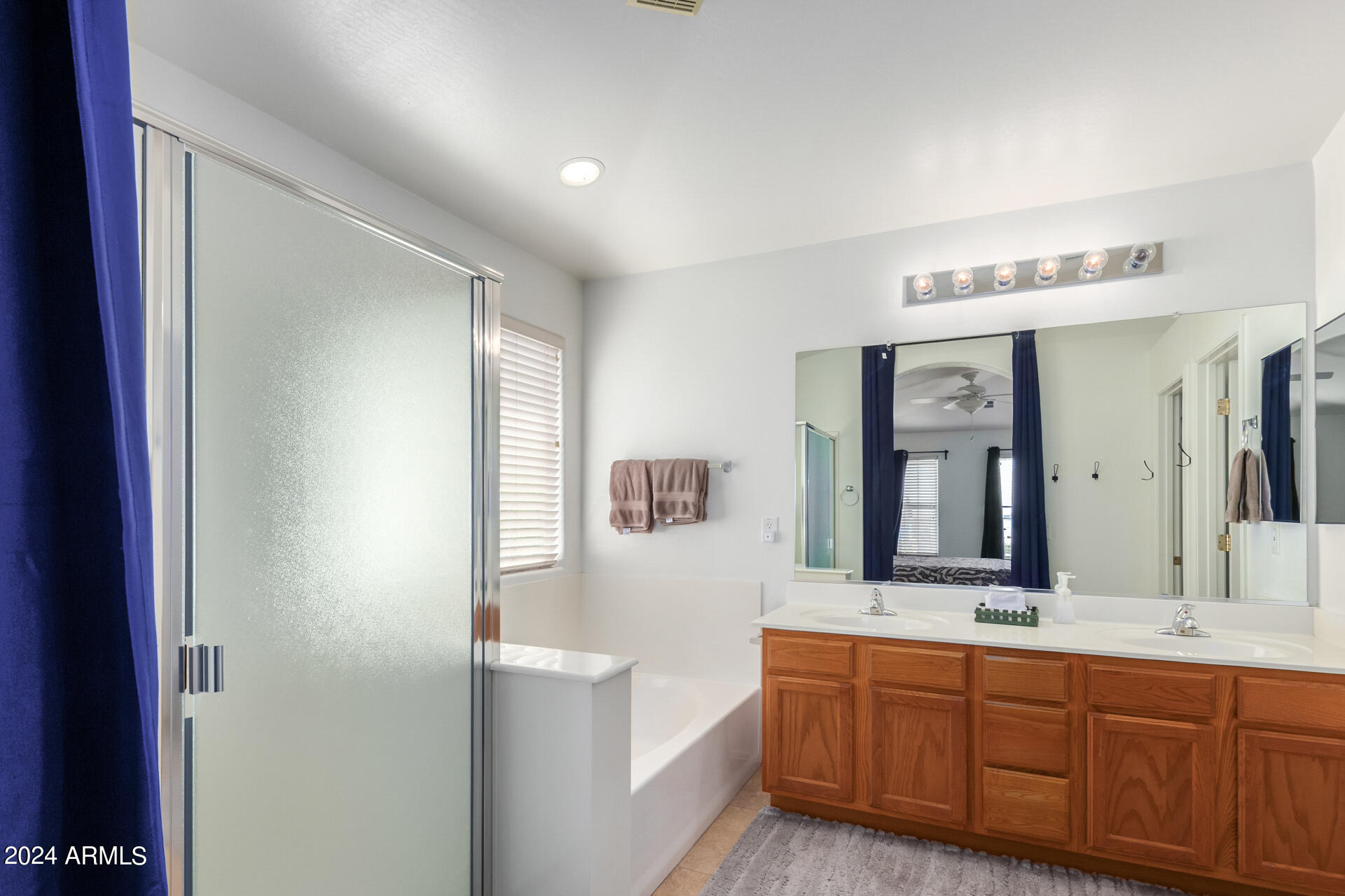 3959 E POLLACK Street