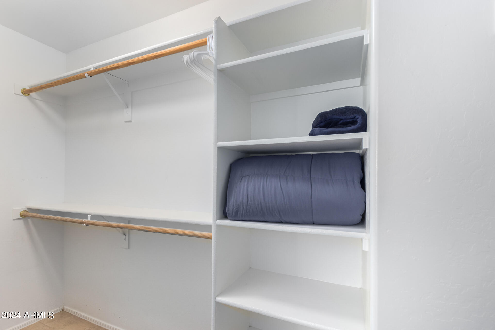 3959 E POLLACK Street