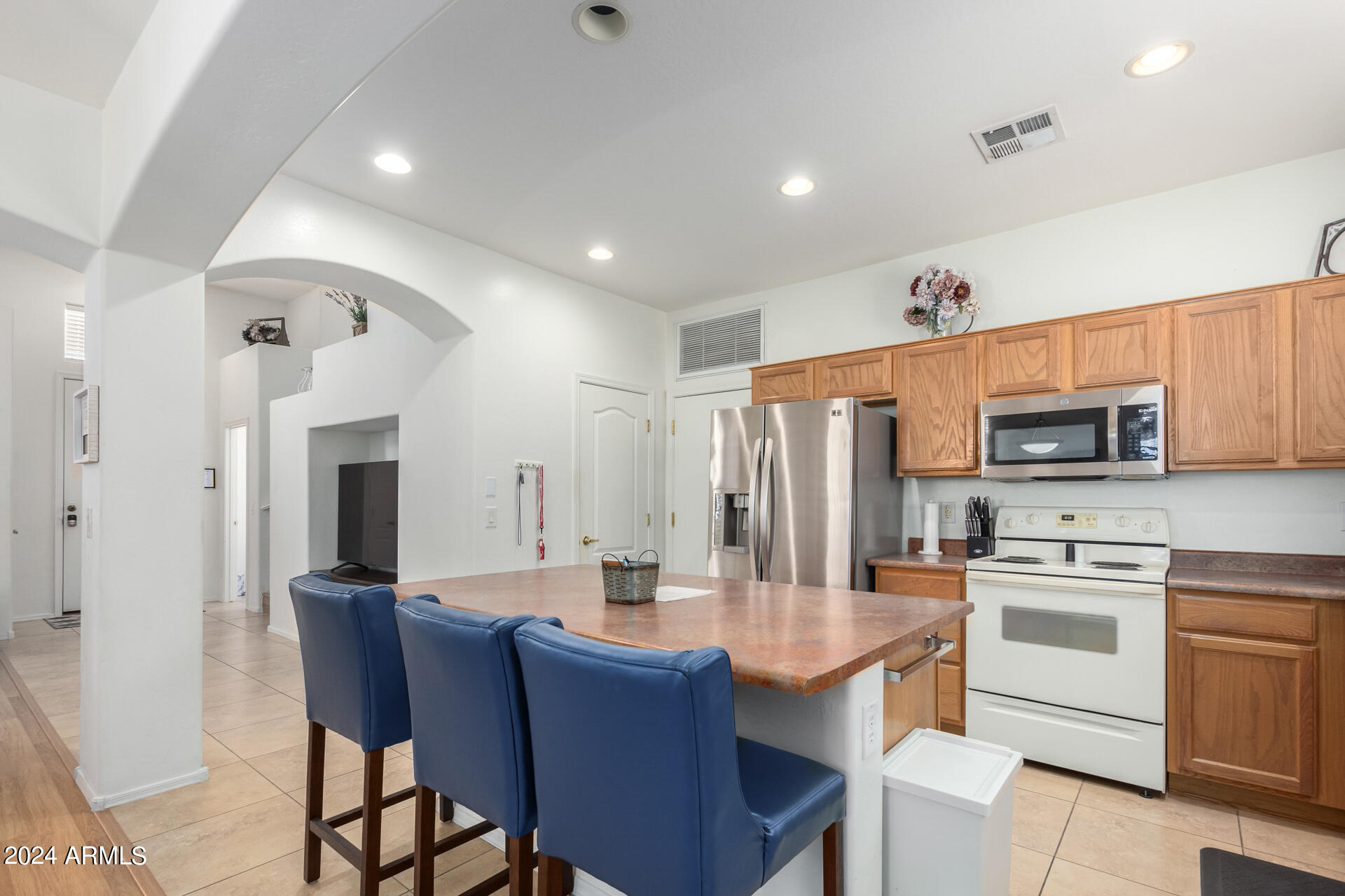 3959 E POLLACK Street