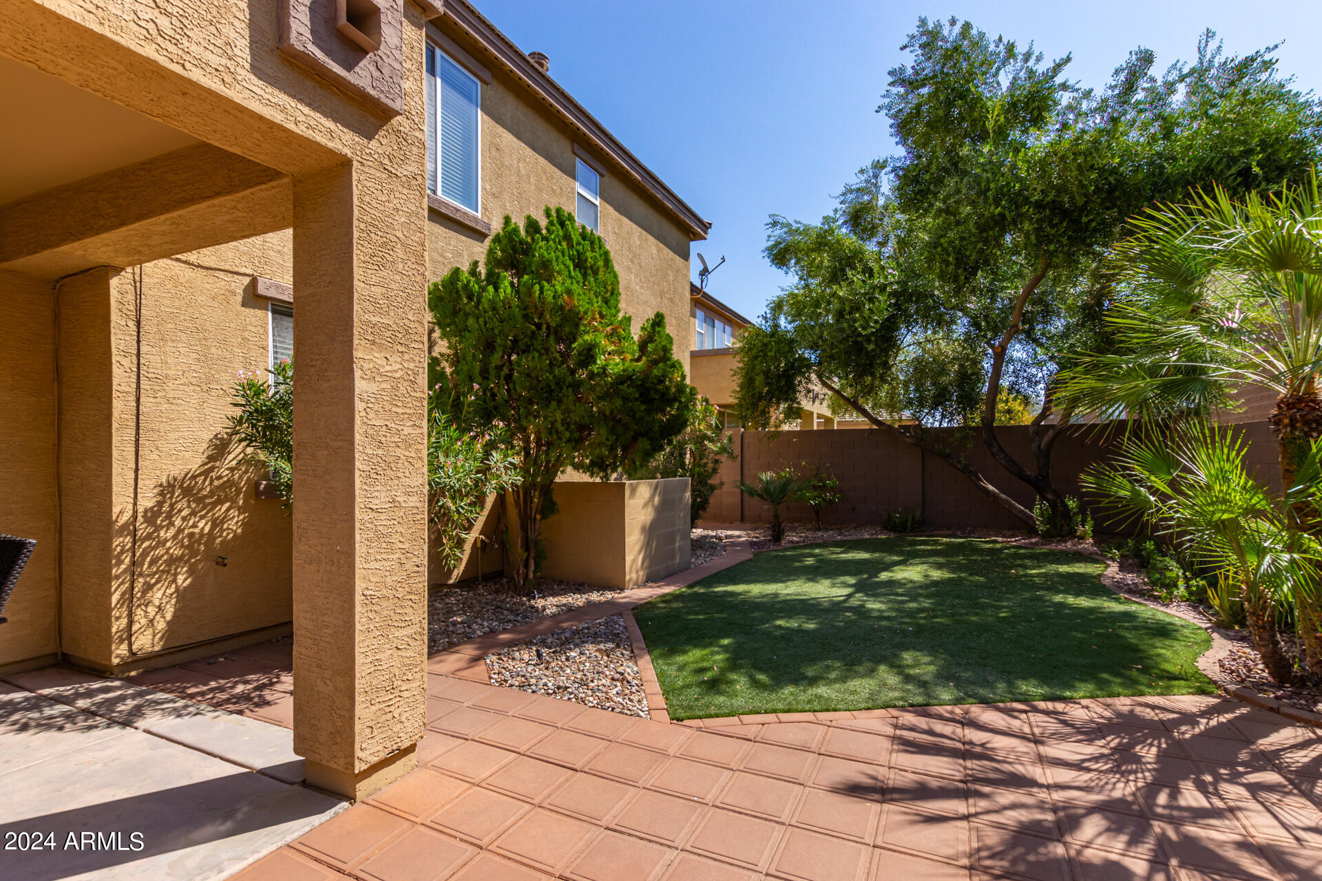 3959 E POLLACK Street