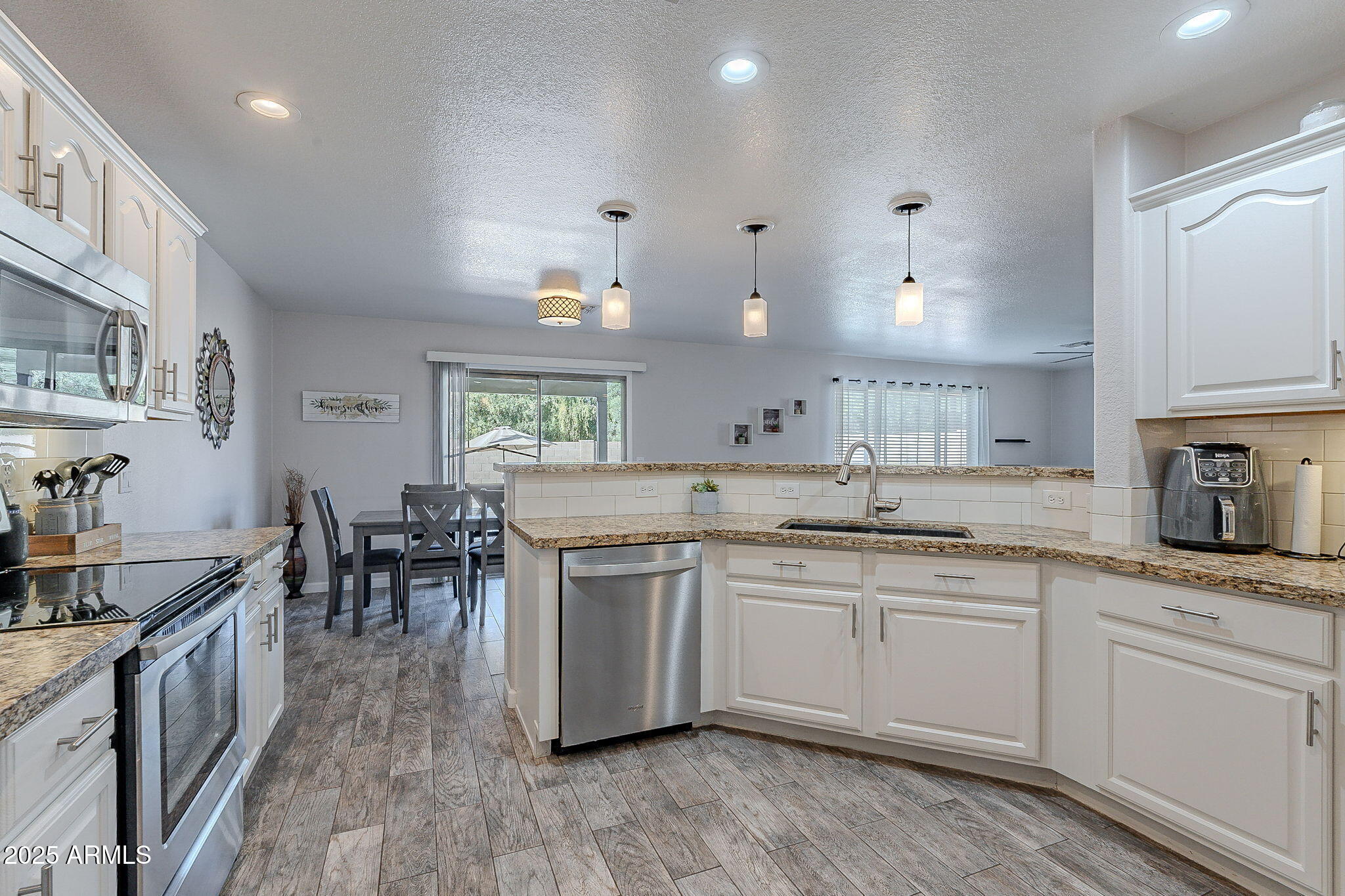 1896 S PORTER Street