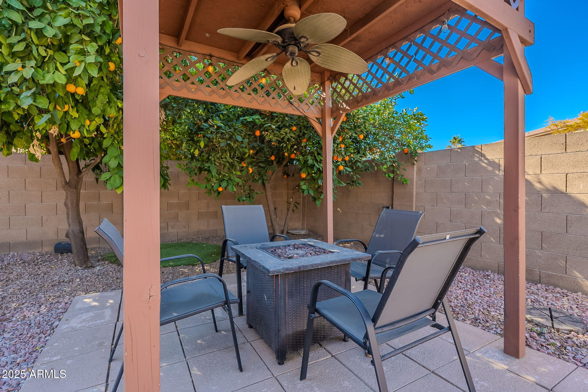 1896 S PORTER Street