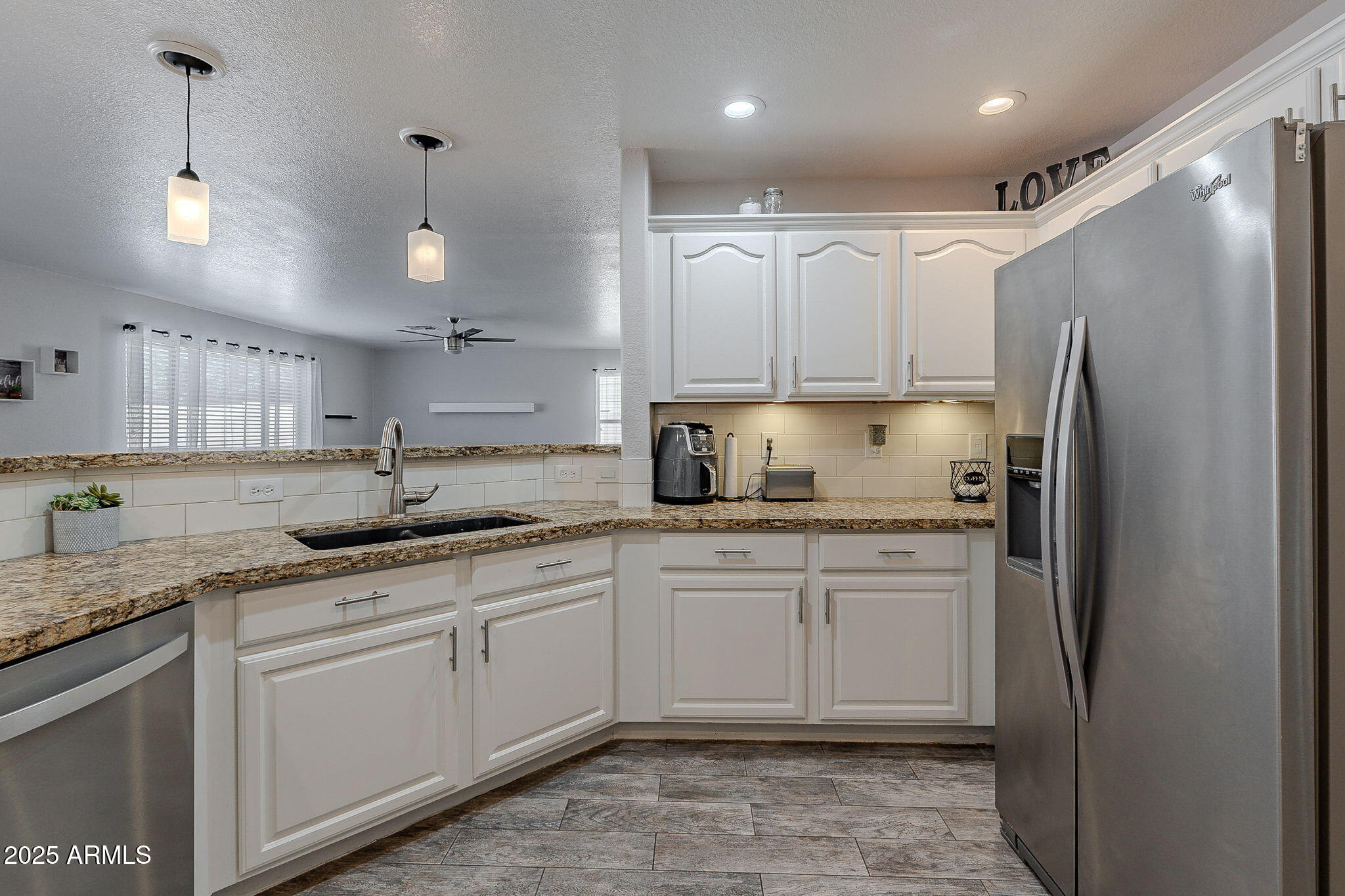 1896 S PORTER Street