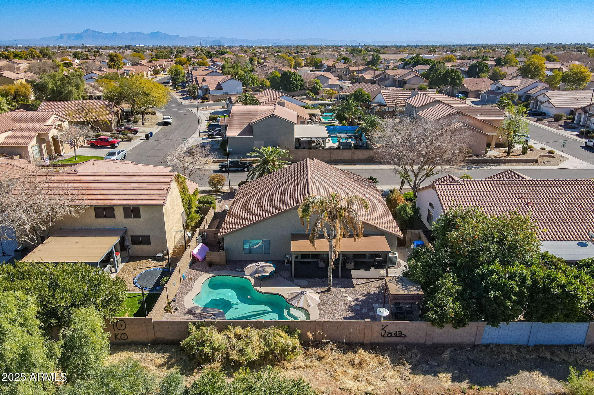 1896 S PORTER Street