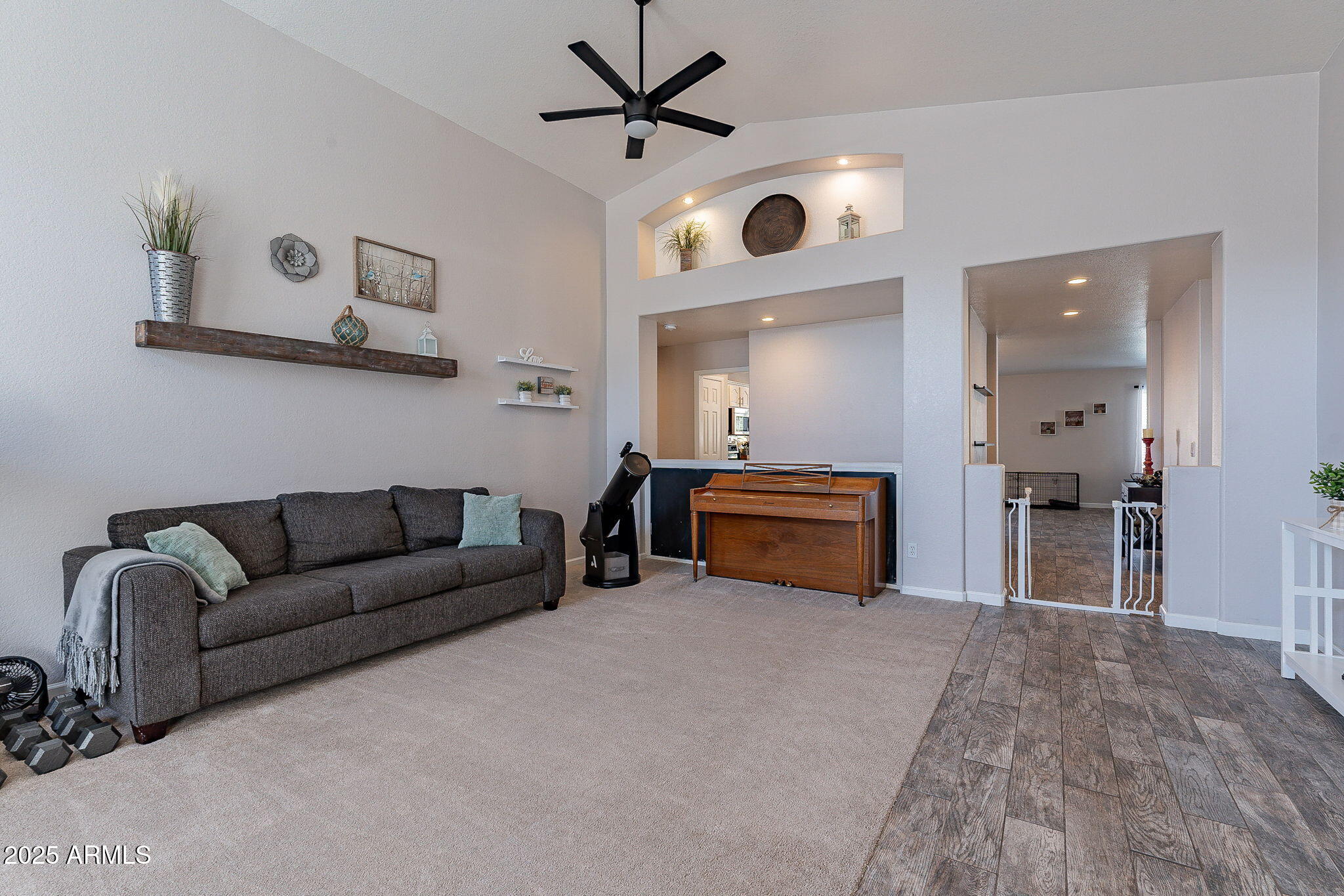 1896 S PORTER Street