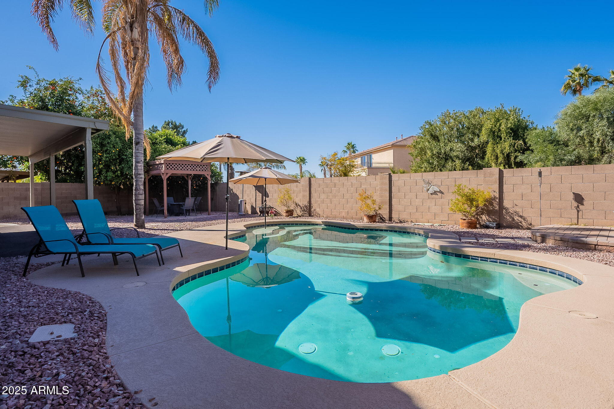 1896 S PORTER Street