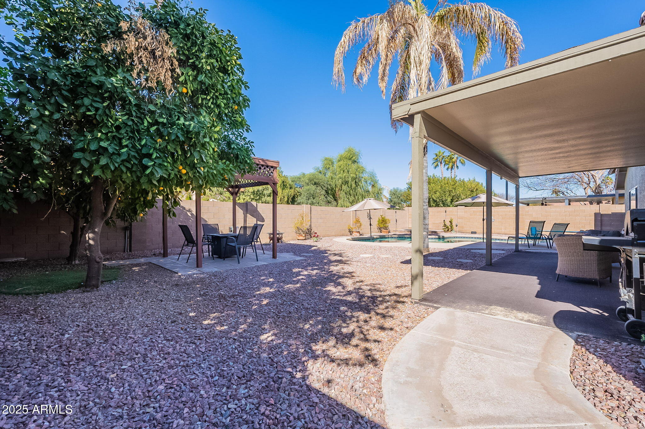 1896 S PORTER Street