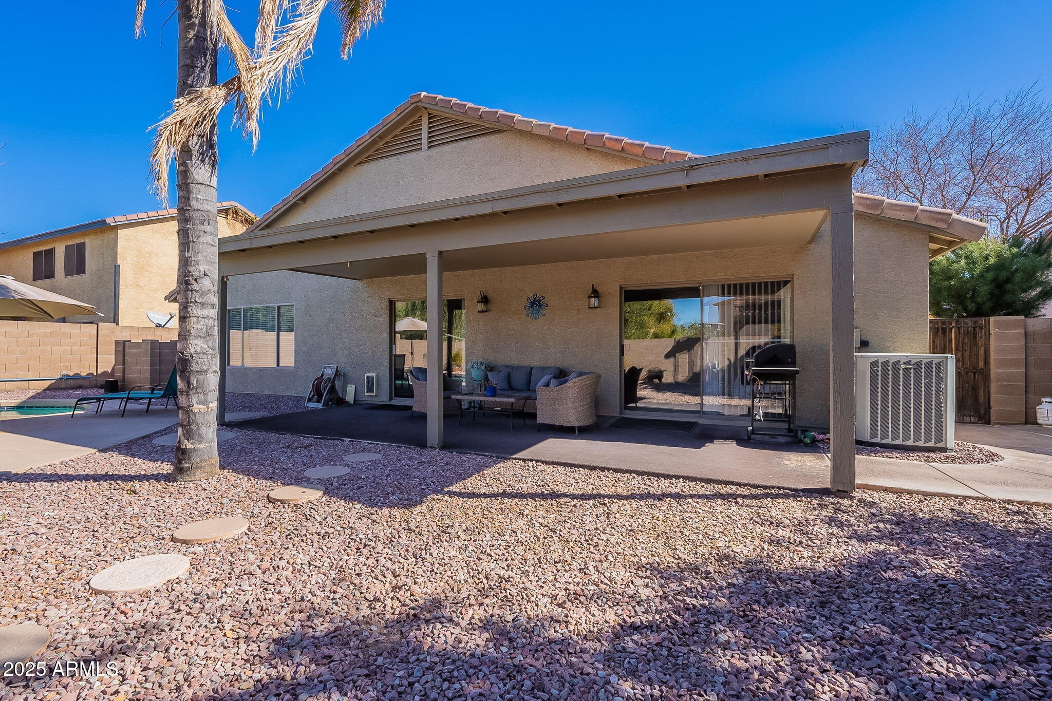 1896 S PORTER Street