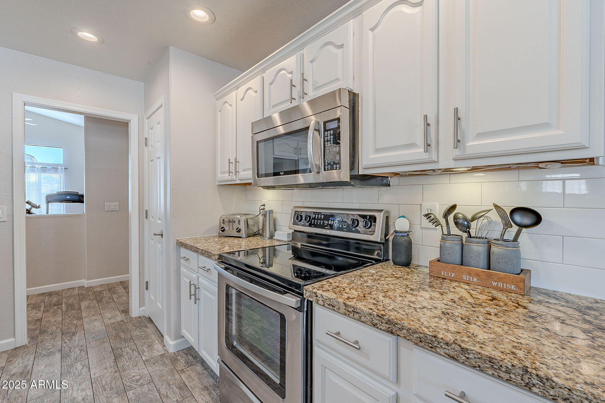 1896 S PORTER Street