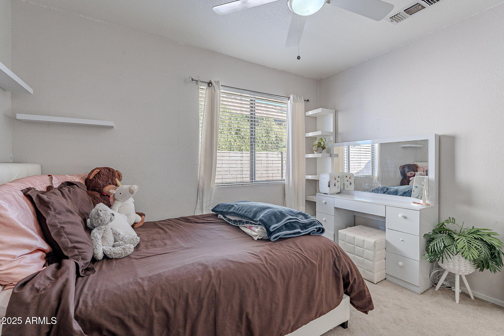 1896 S PORTER Street