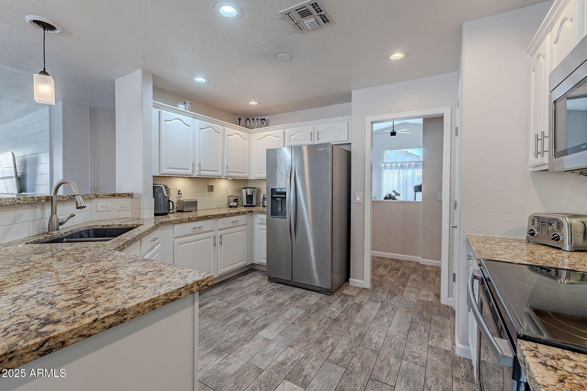 1896 S PORTER Street