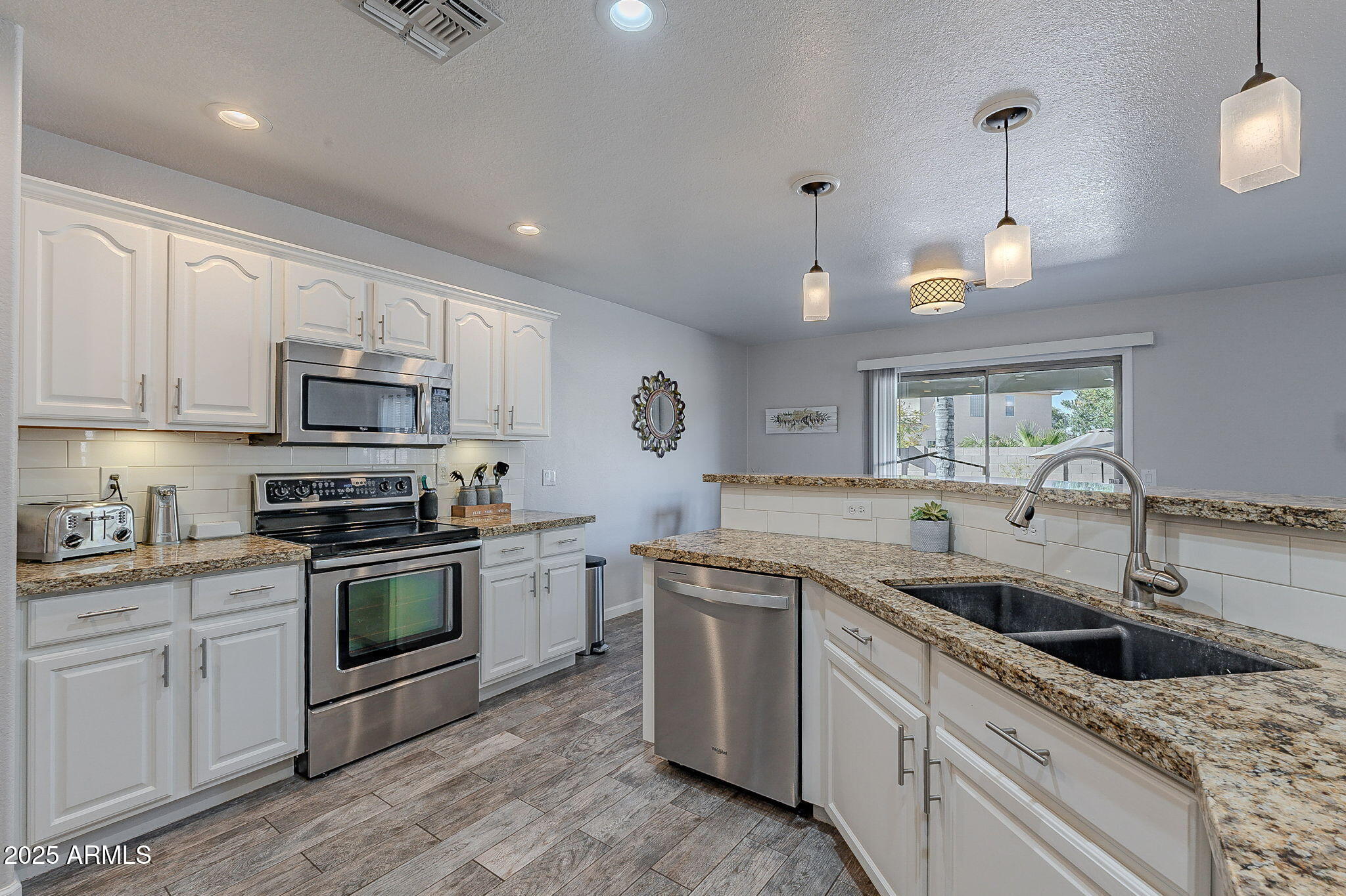 1896 S PORTER Street