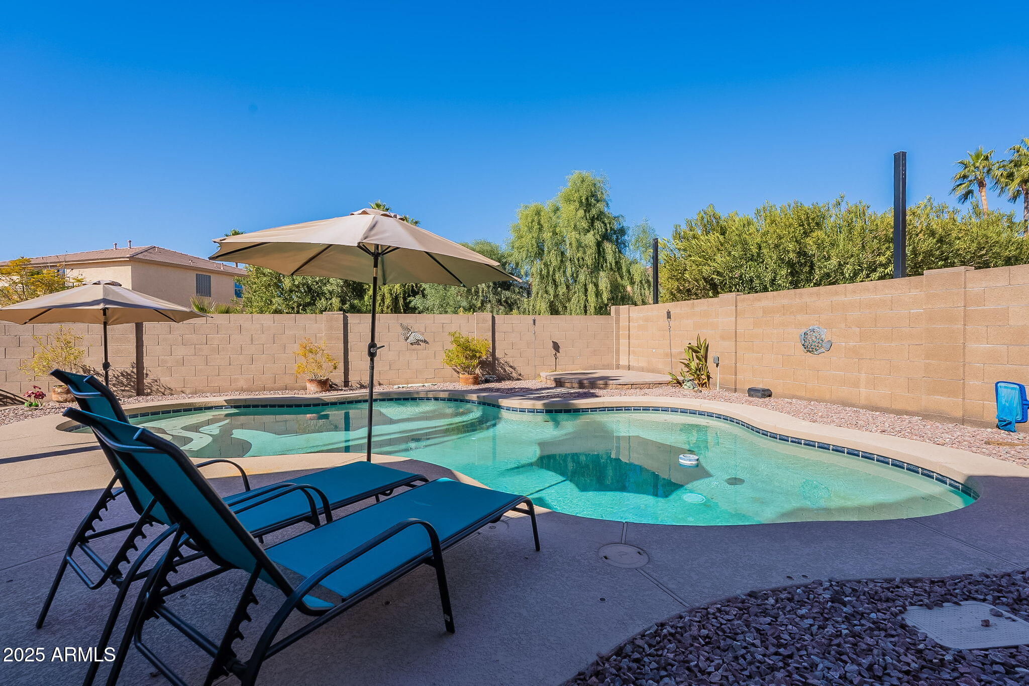 1896 S PORTER Street