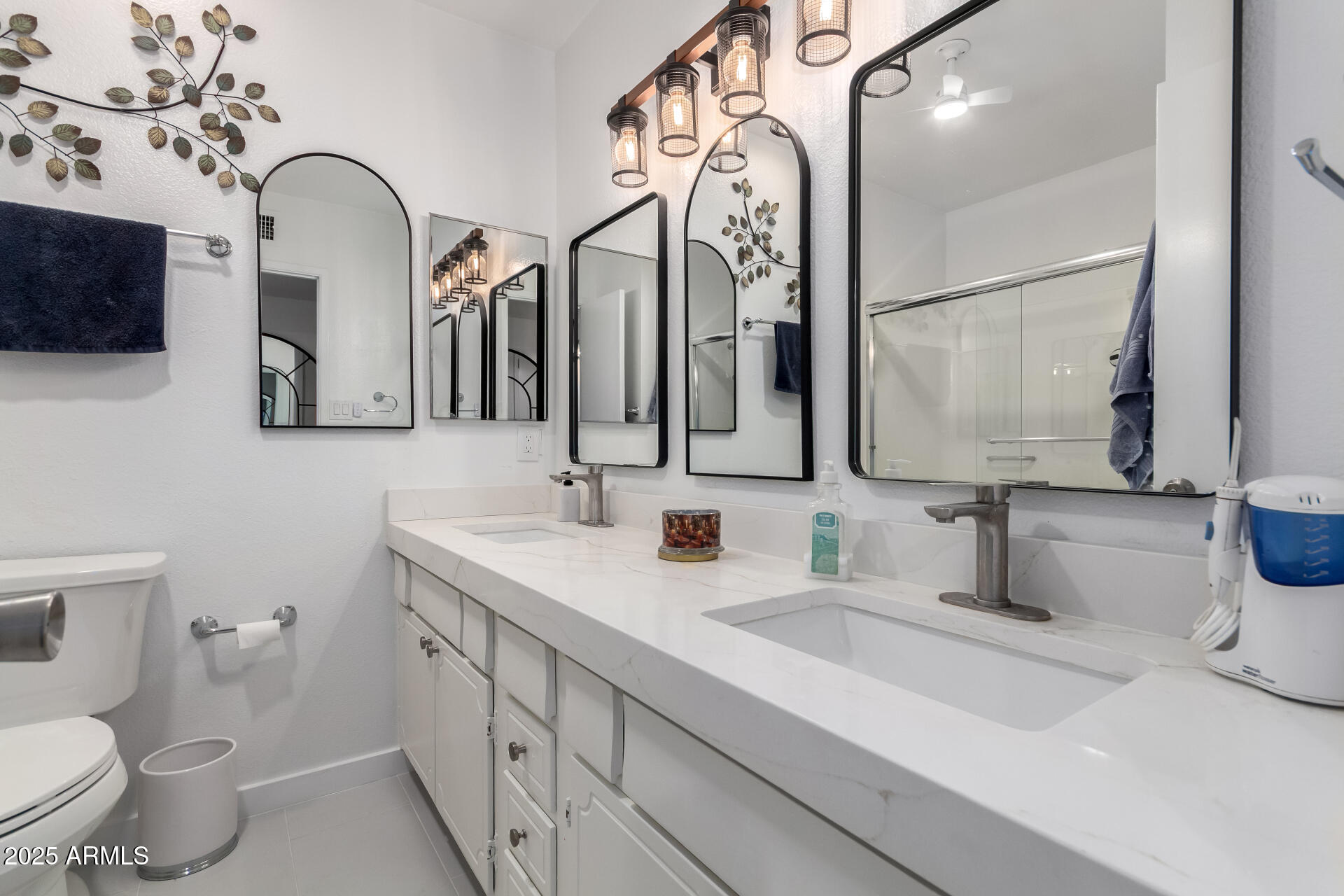 1725 W MARLETTE Avenue