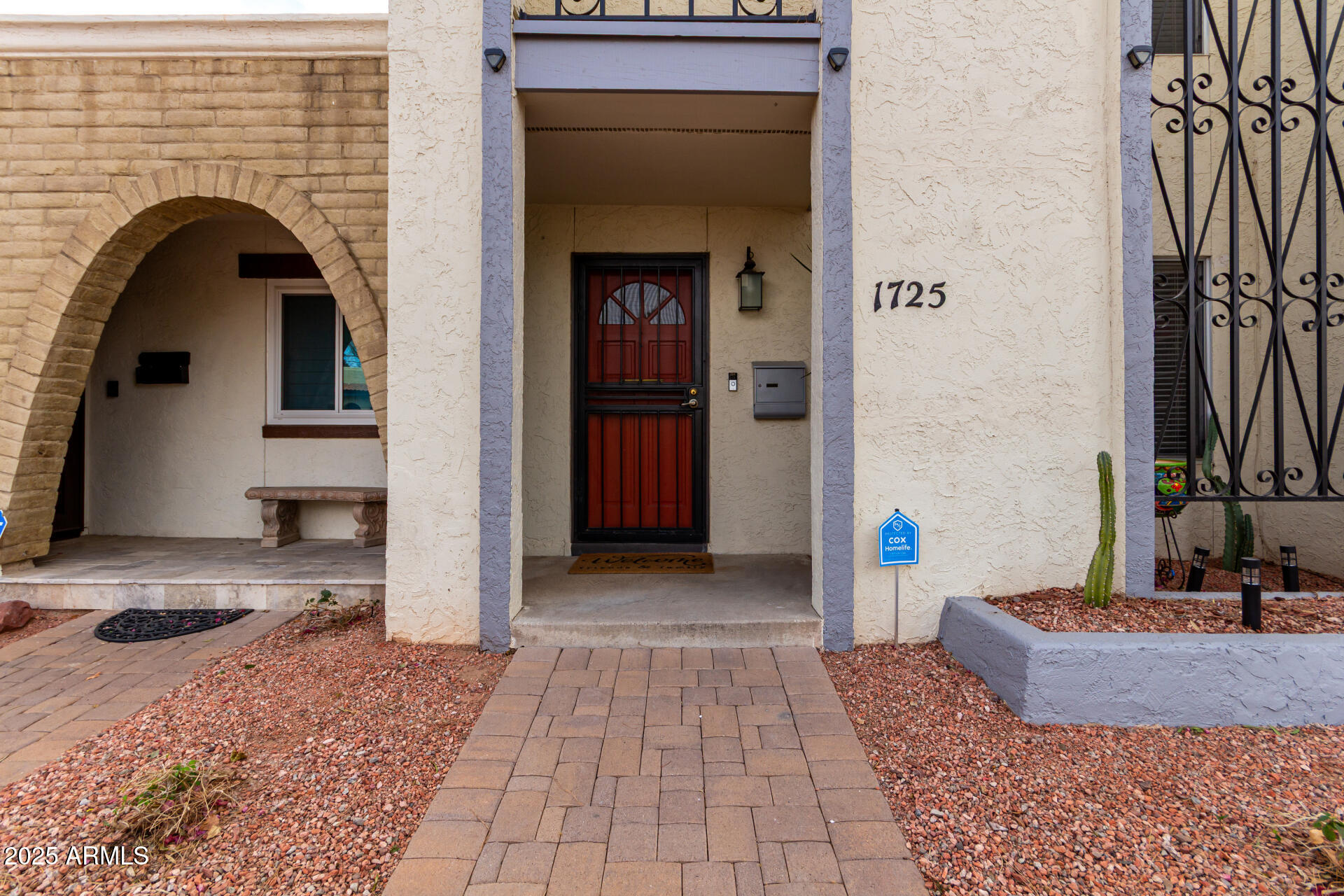 1725 W MARLETTE Avenue