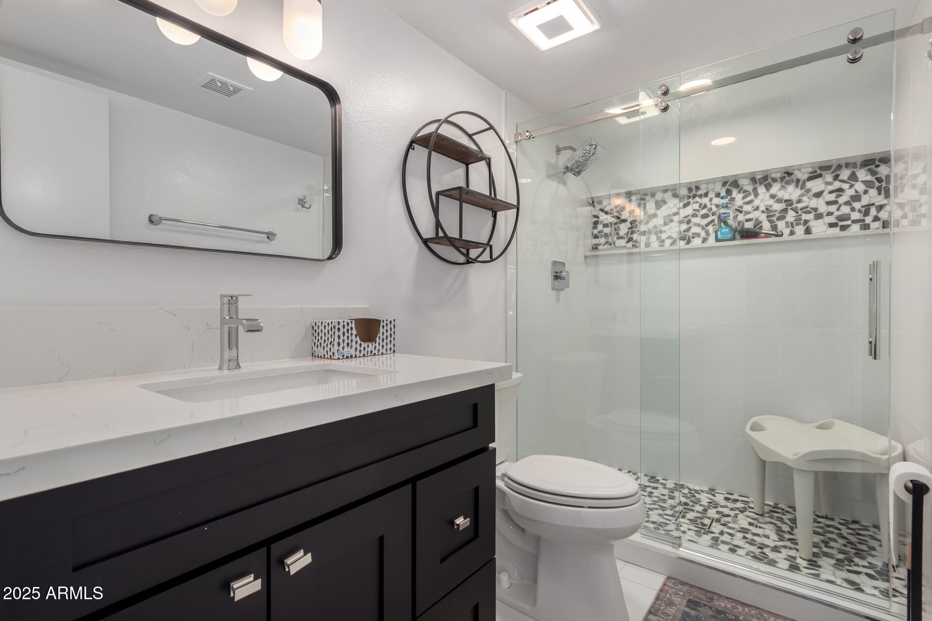 1725 W MARLETTE Avenue