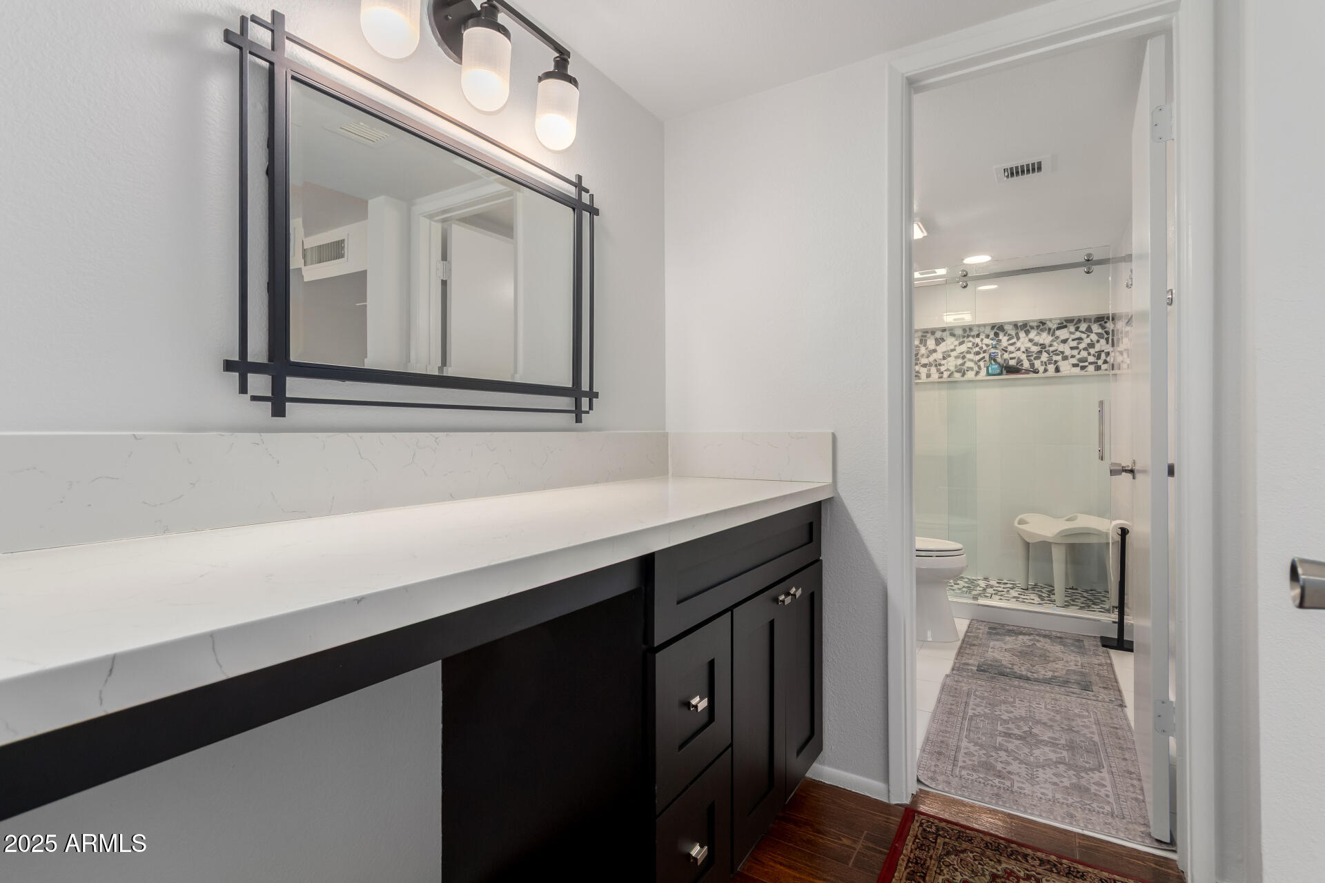 1725 W MARLETTE Avenue