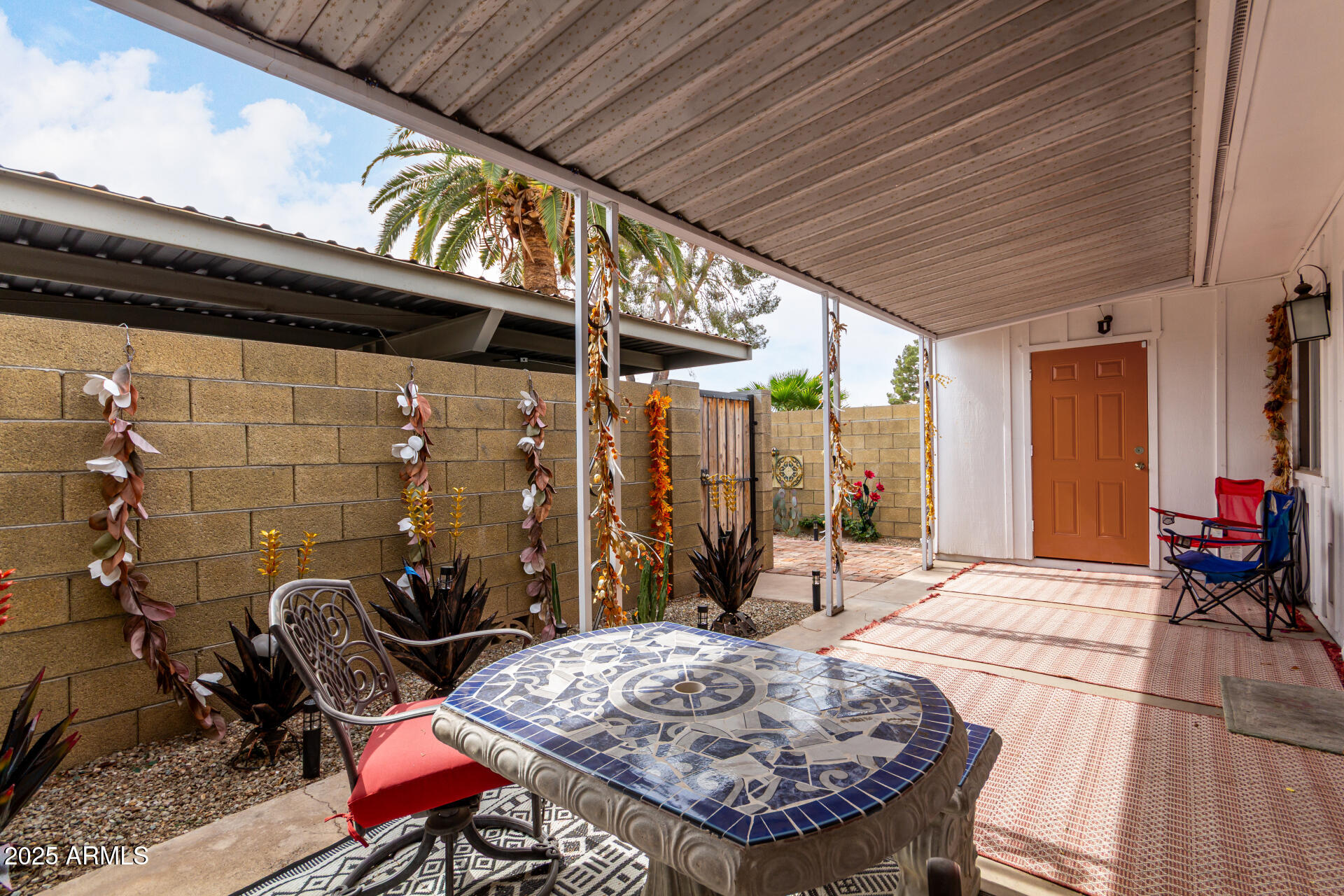 1725 W MARLETTE Avenue