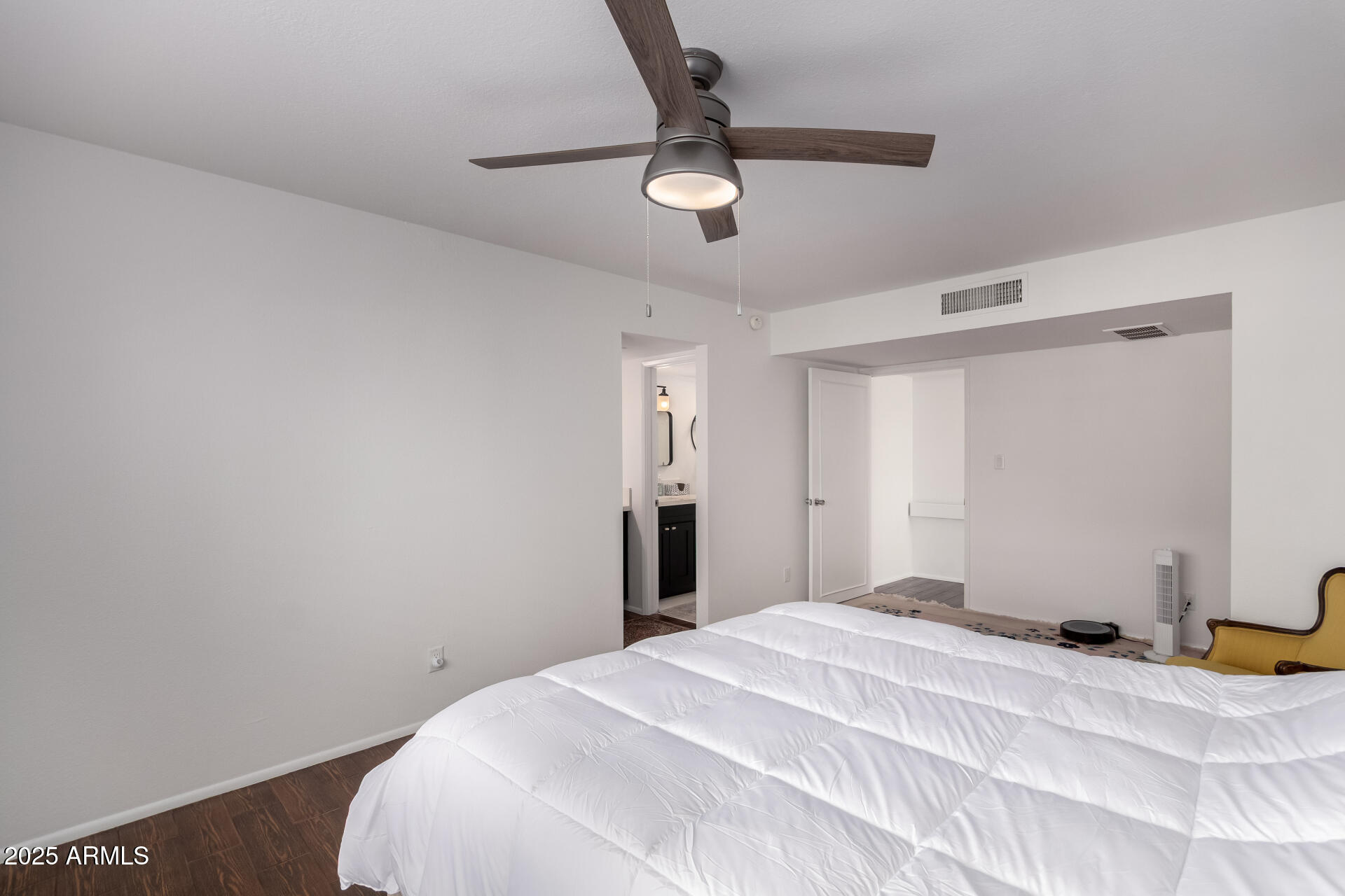 1725 W MARLETTE Avenue