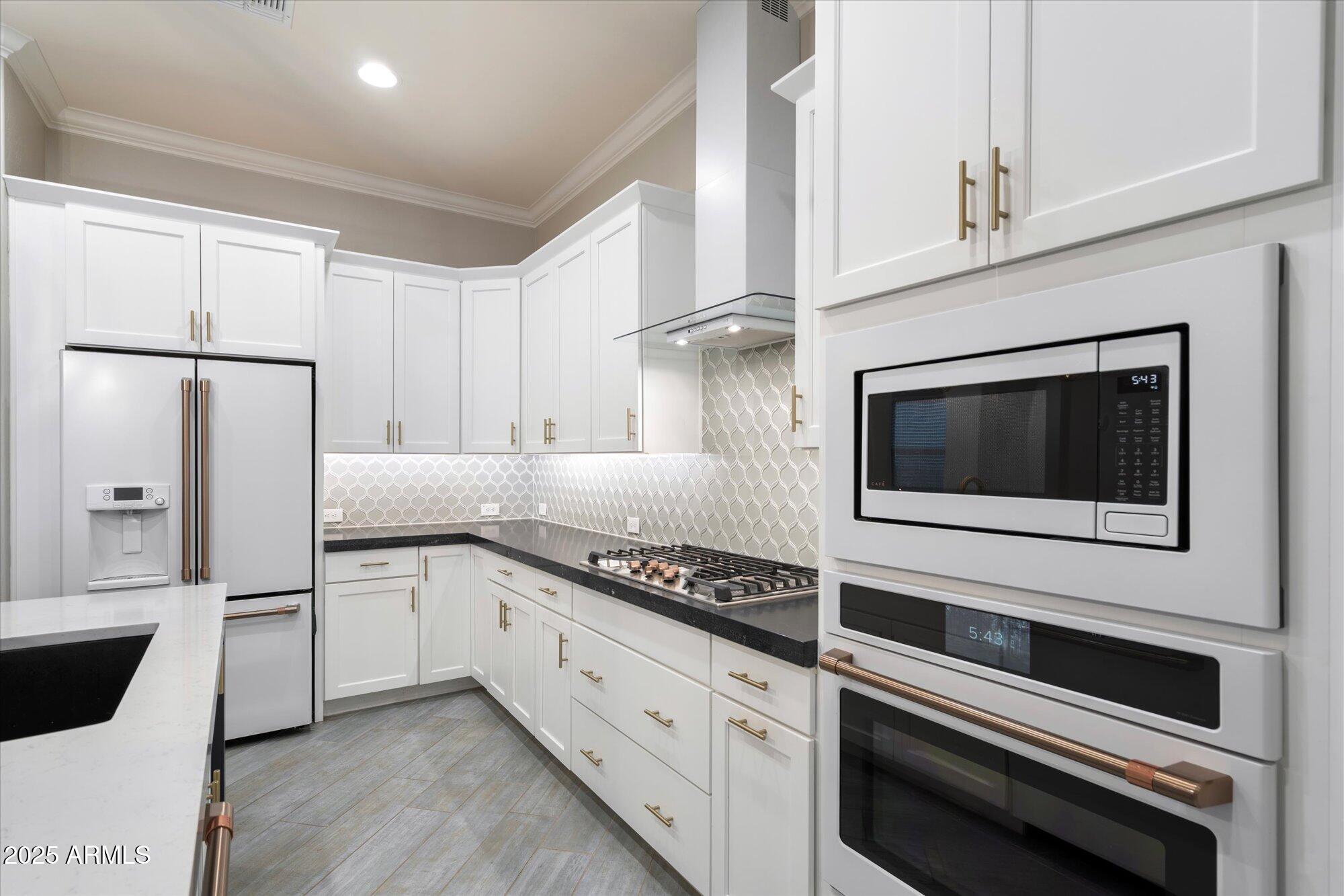 3929 E APPALOOSA Road