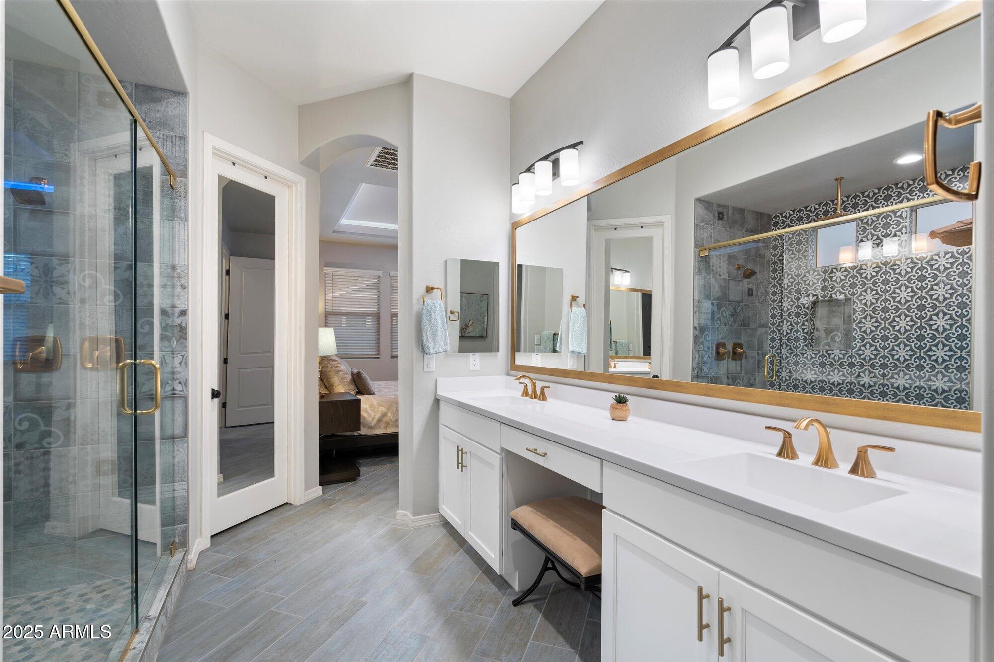 3929 E APPALOOSA Road