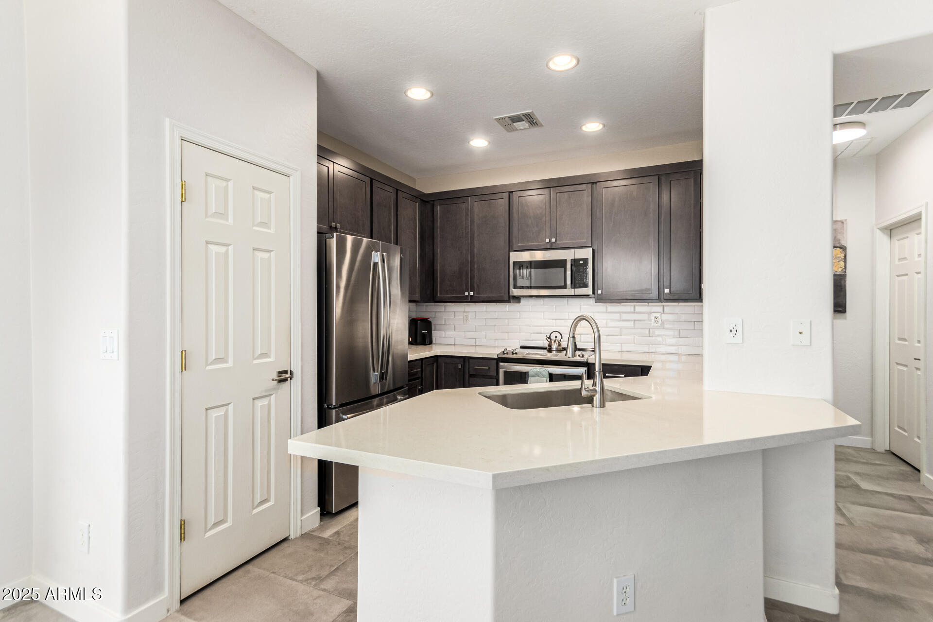 39739 N CROSS TIMBERS Way
