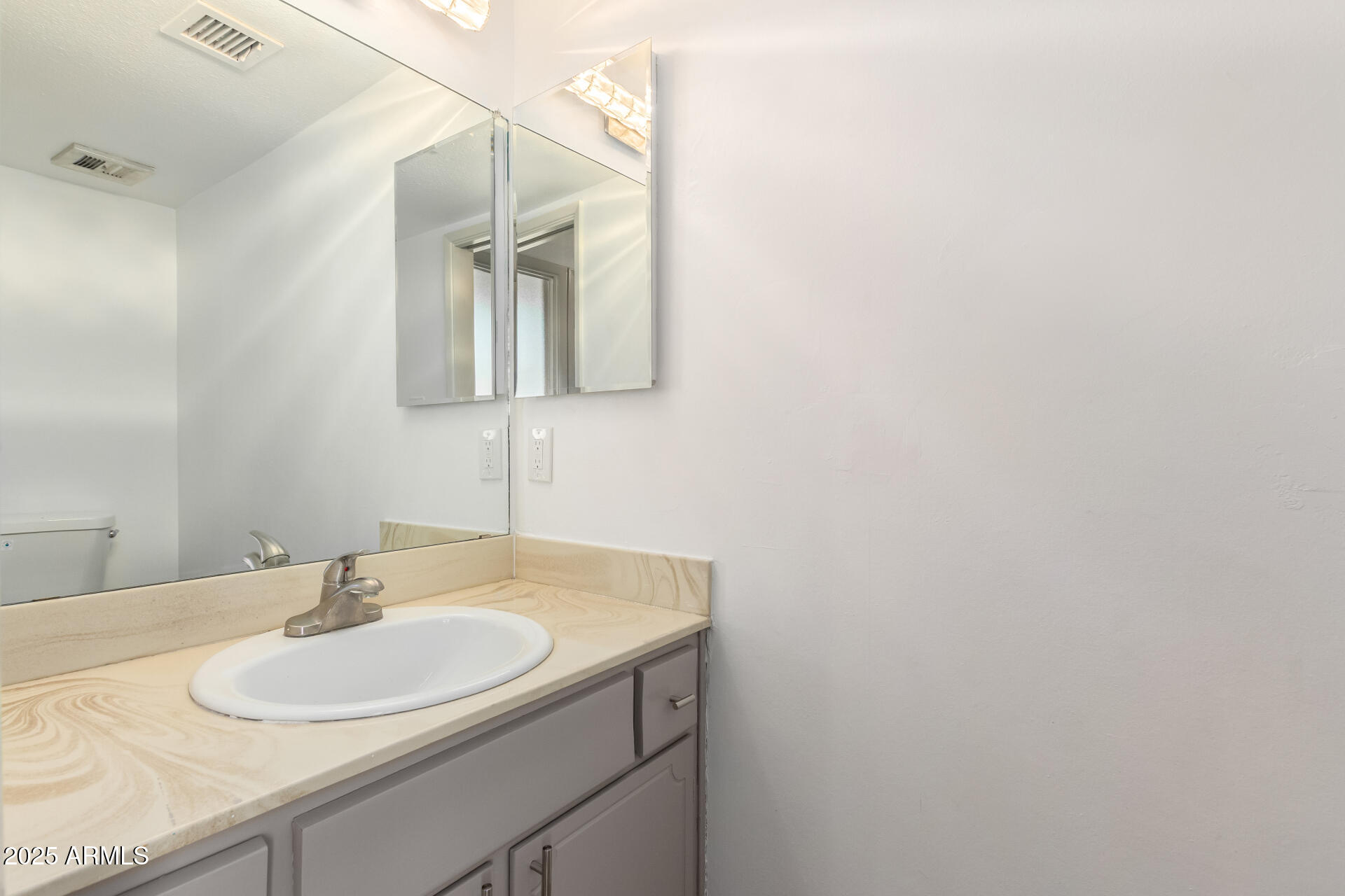 1707 W MARLETTE Avenue