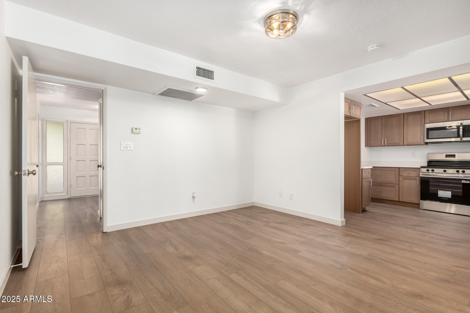 1707 W MARLETTE Avenue