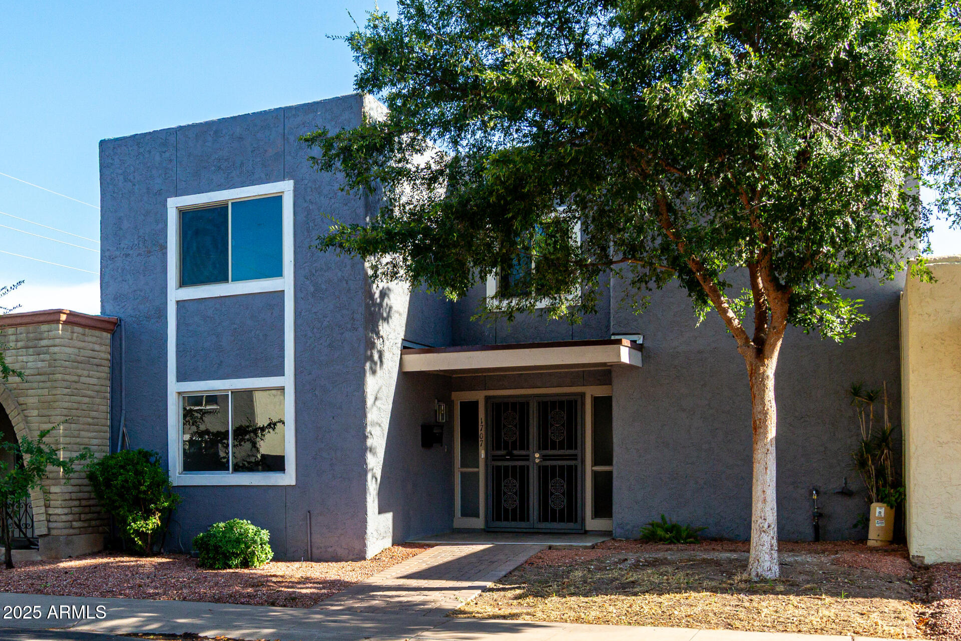 1707 W MARLETTE Avenue