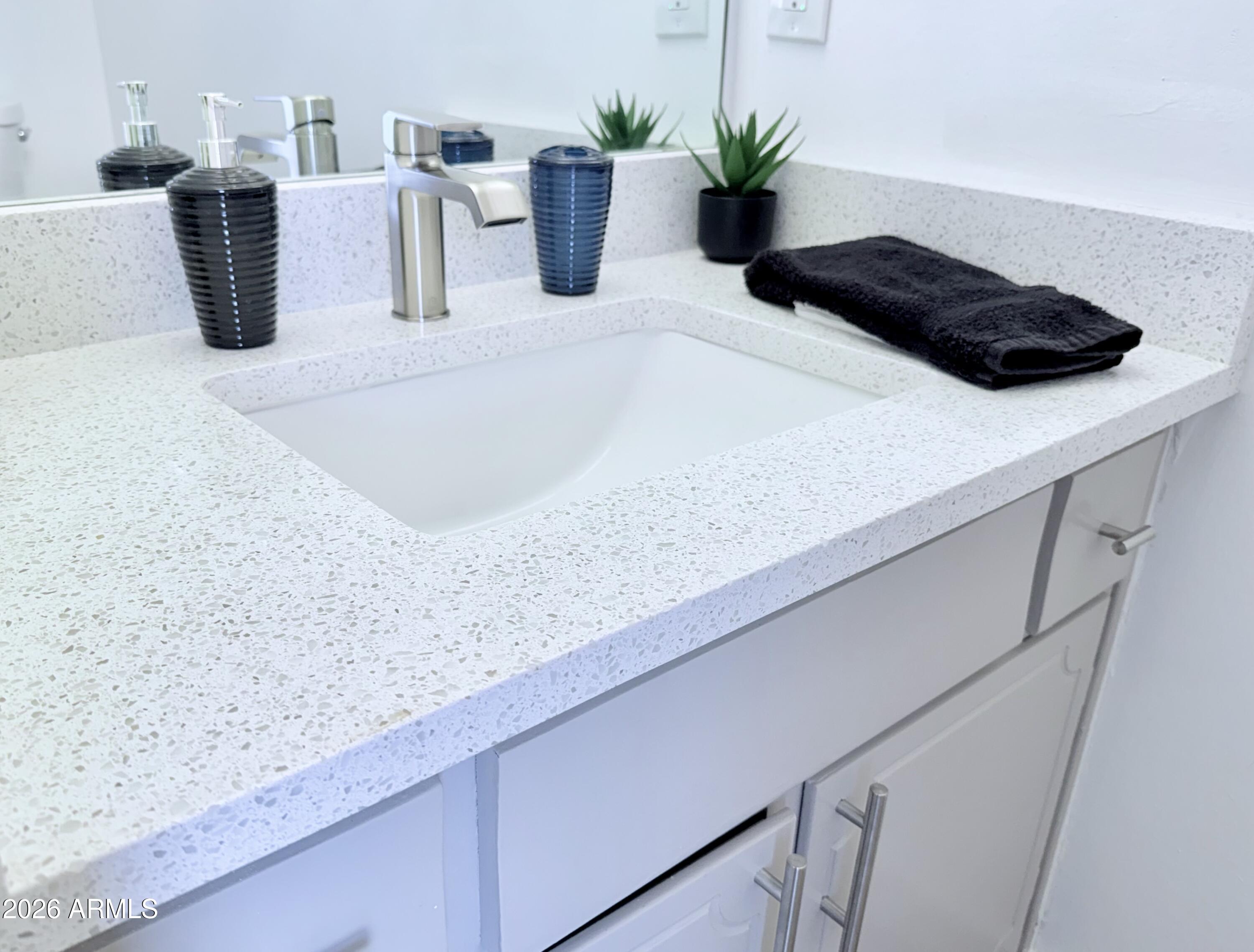 1707 W MARLETTE Avenue