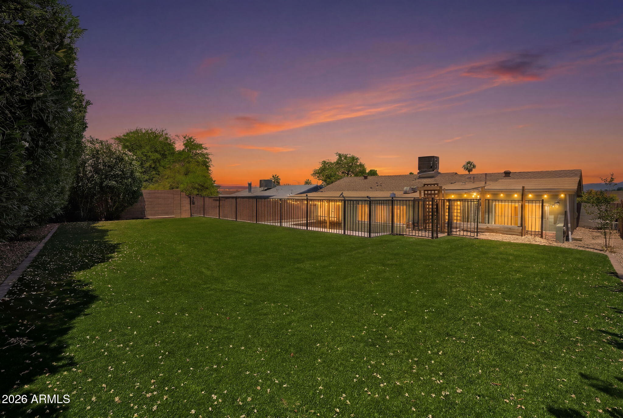 2525 E VISTA Drive
