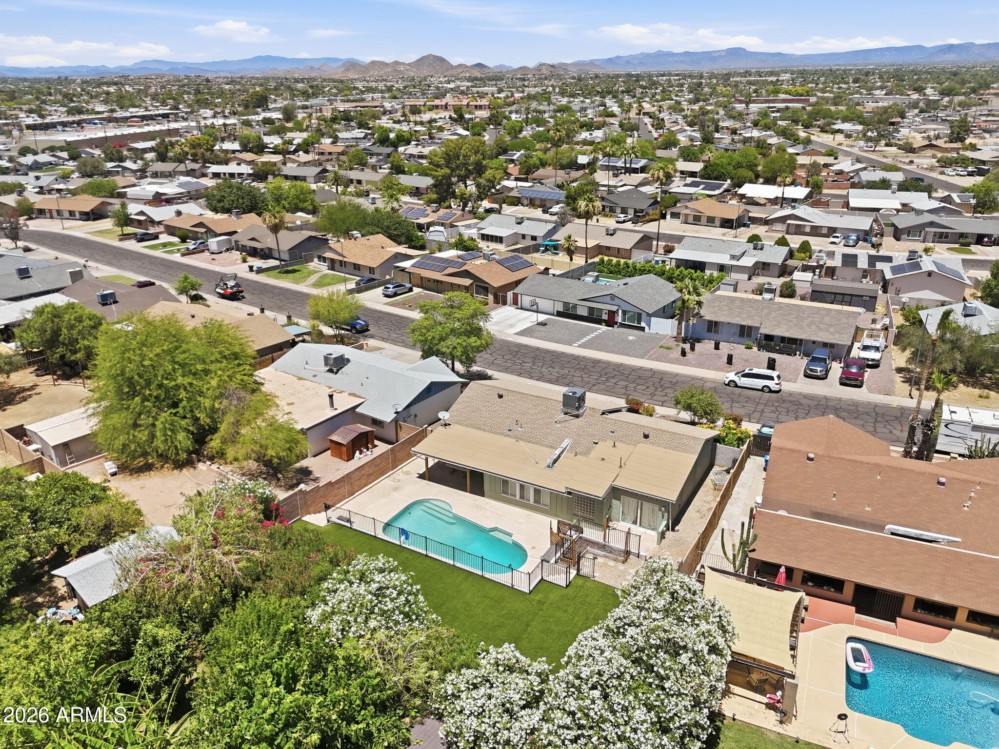 2525 E VISTA Drive