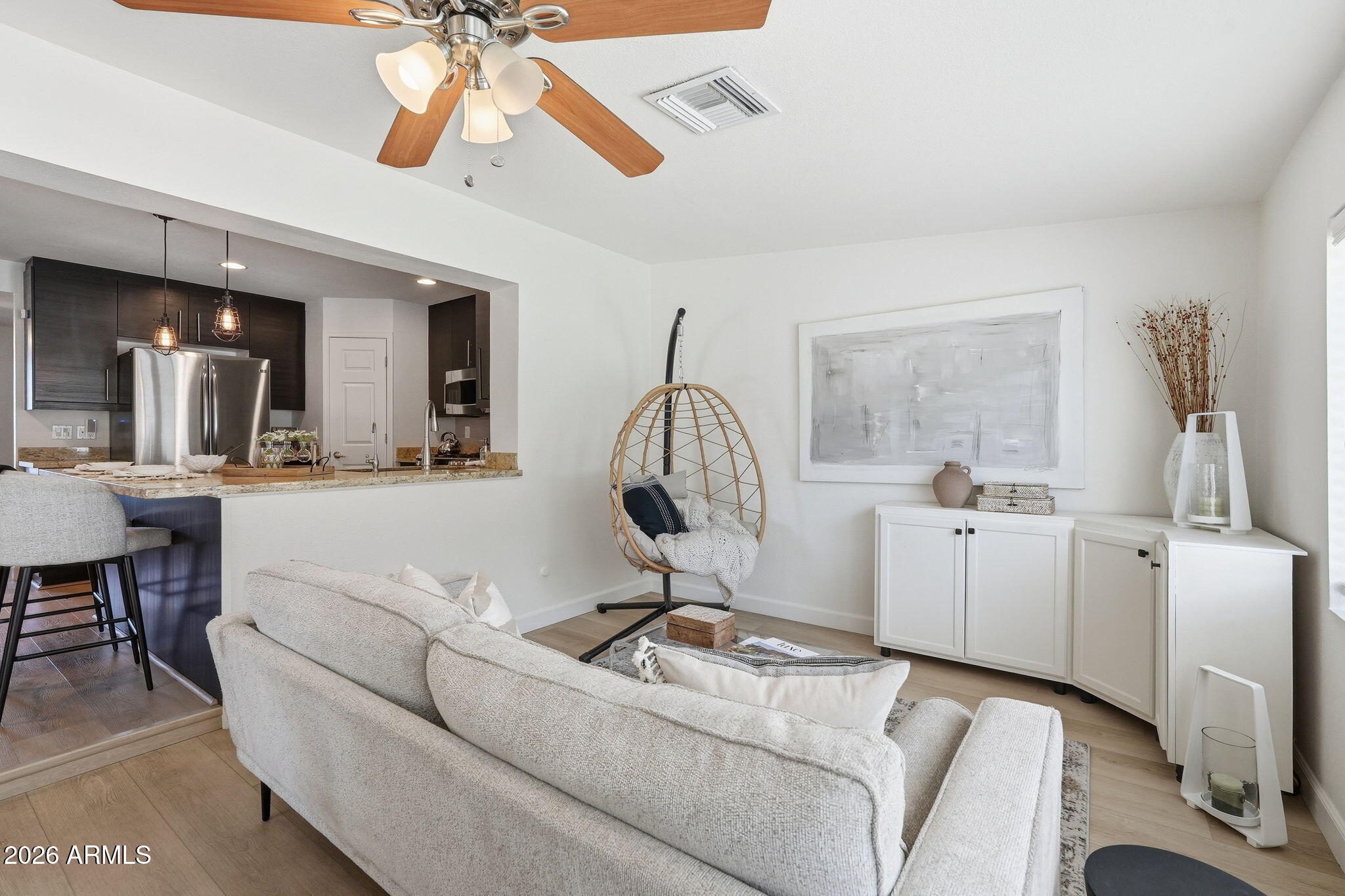 2525 E VISTA Drive