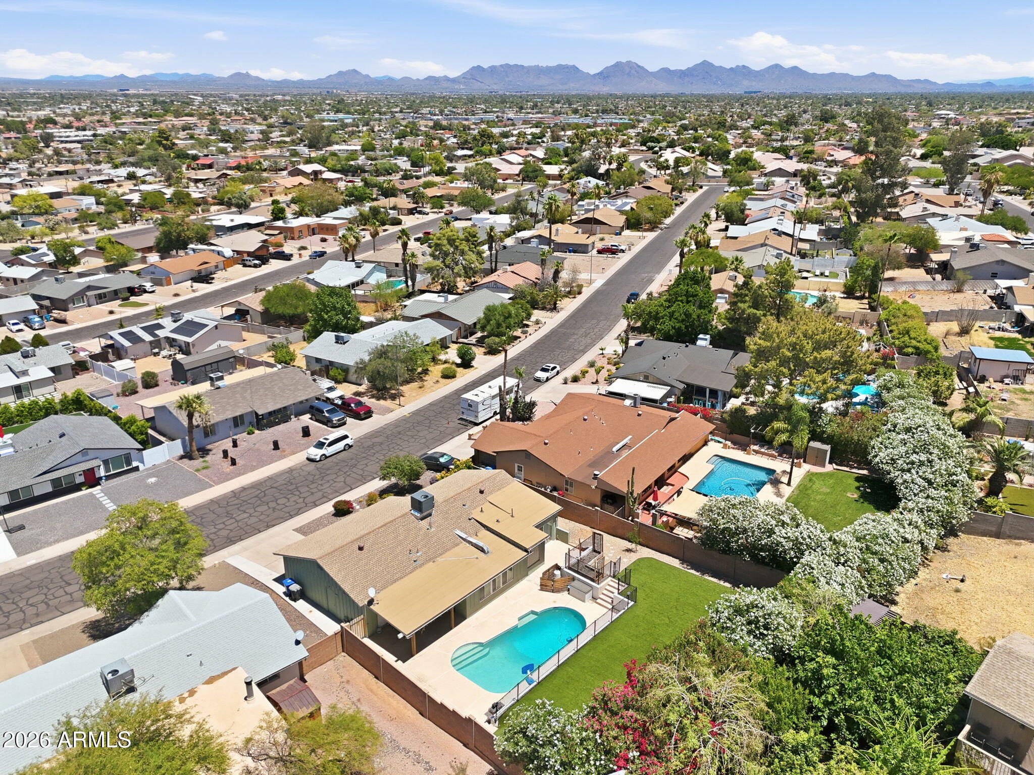 2525 E VISTA Drive