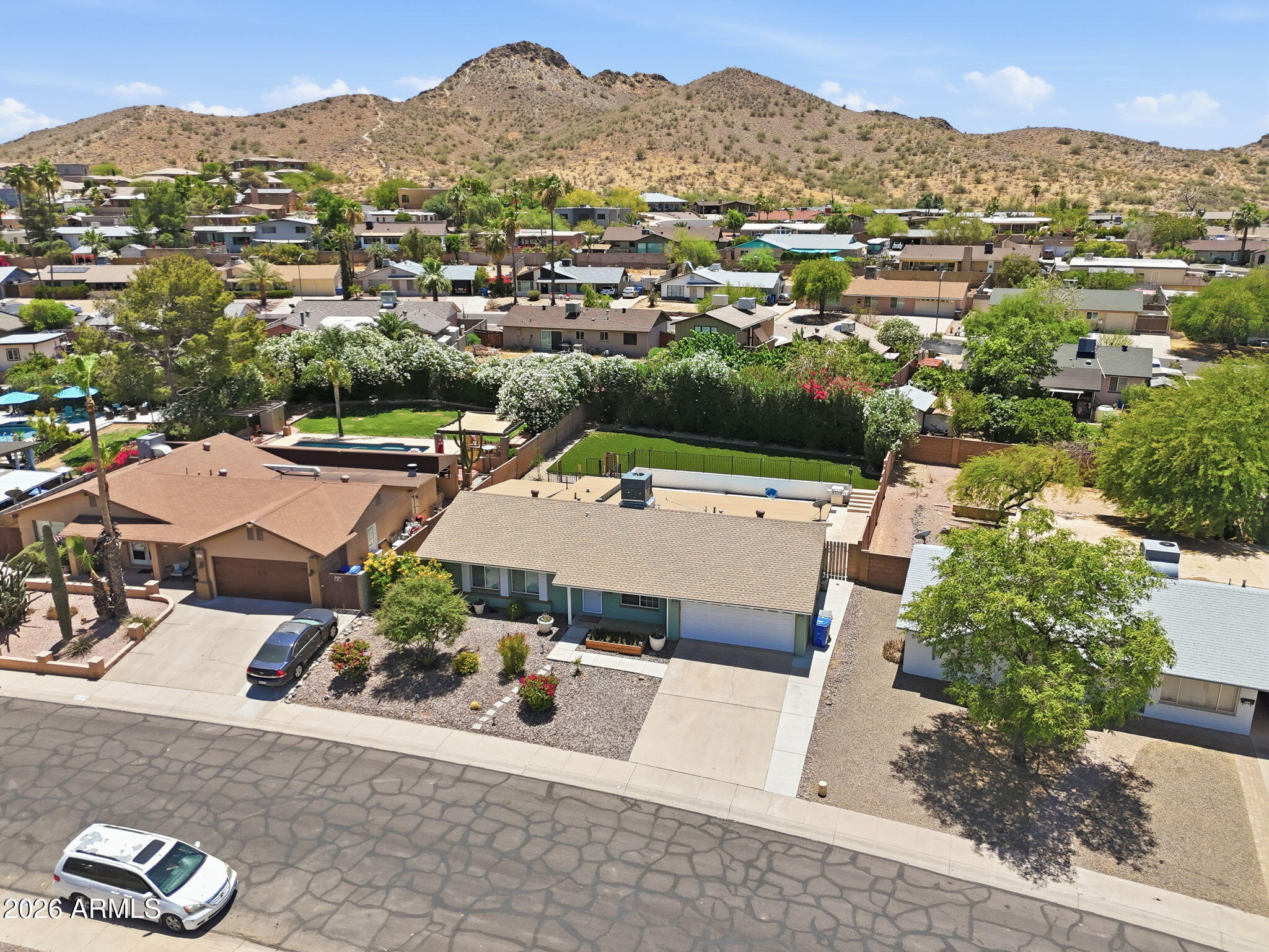 2525 E VISTA Drive