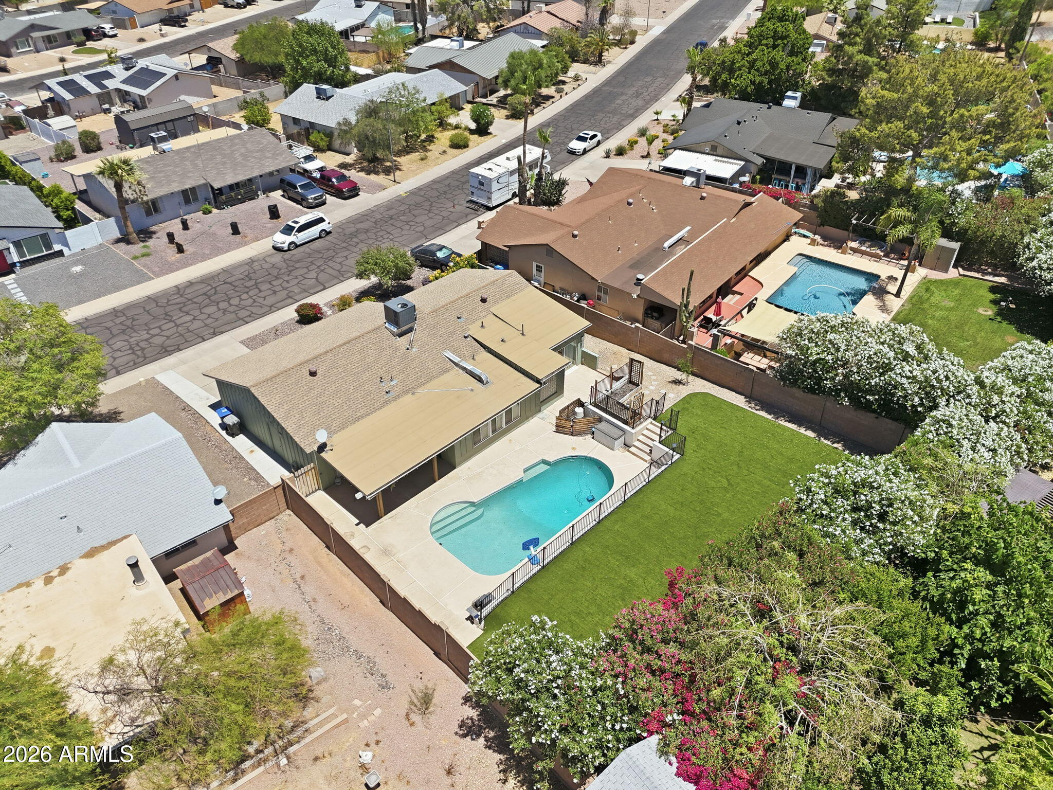2525 E VISTA Drive