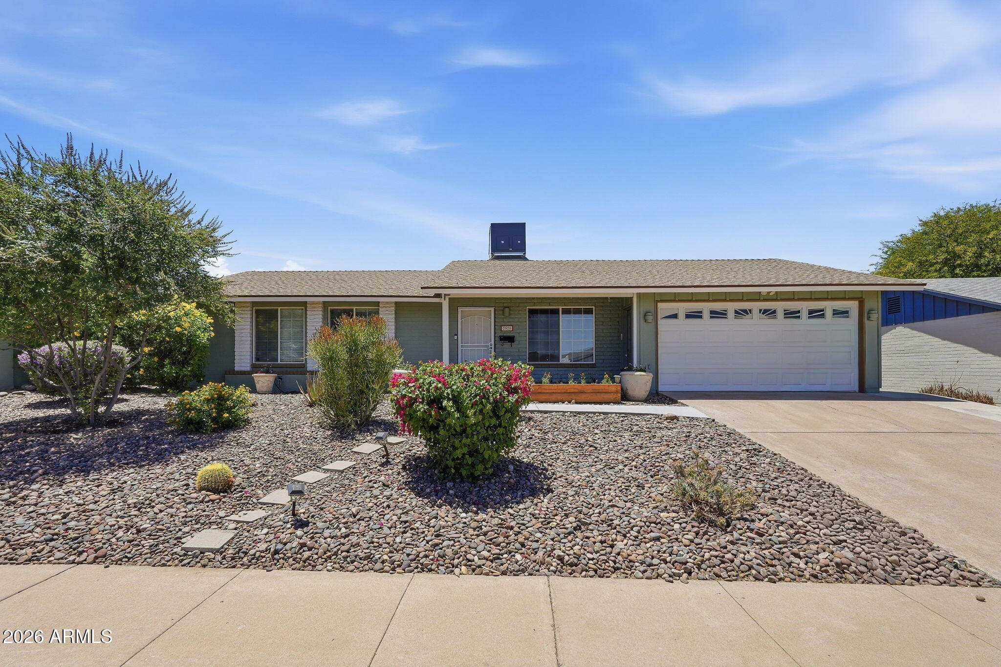 2525 E VISTA Drive
