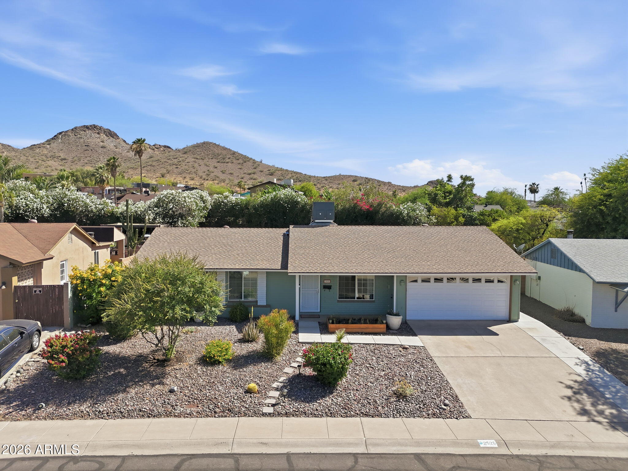 2525 E VISTA Drive