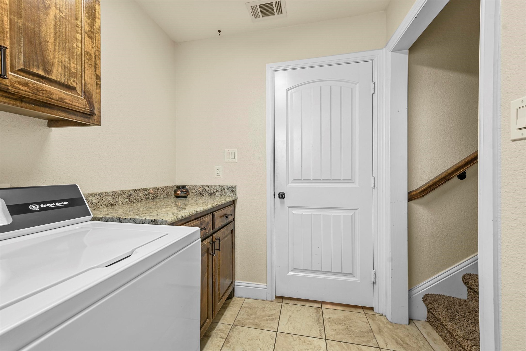 133 Williamsburg Lane